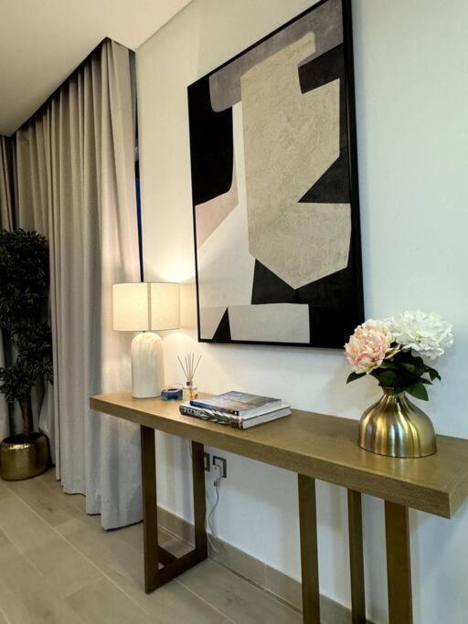 Luxury Mina Azizi Palm Jumeirah-private Beach Apartment *