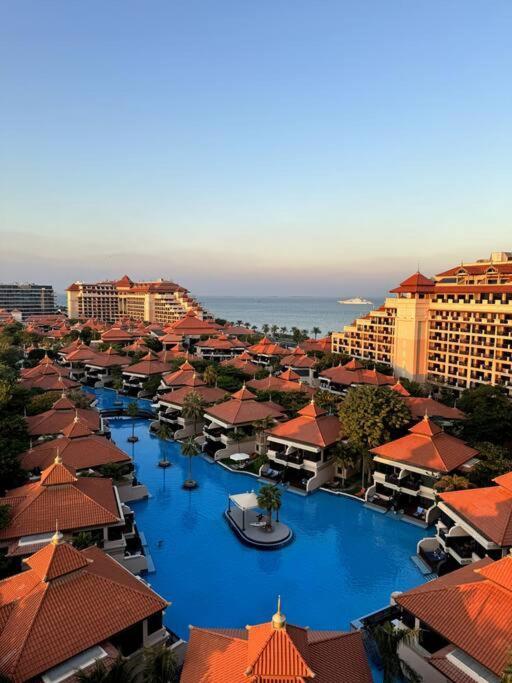 Apartment Luxury Mina Azizi Palm Jumeirah-private Beach Dubai