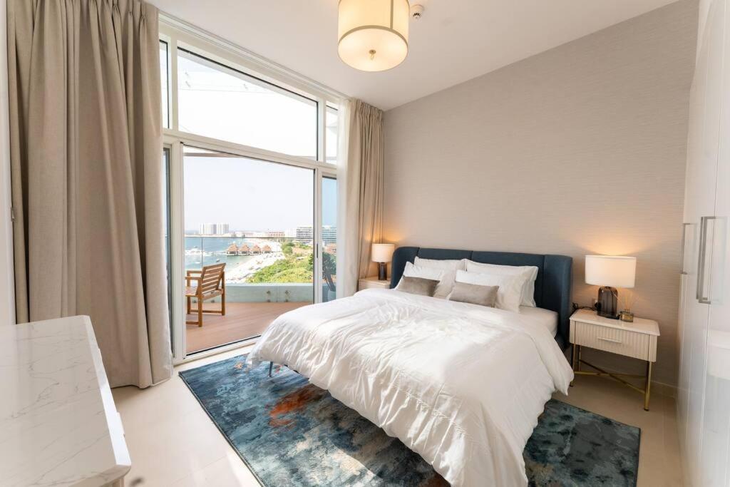 Luxury Mina Azizi Palm Jumeirah-private Beach Apartment *