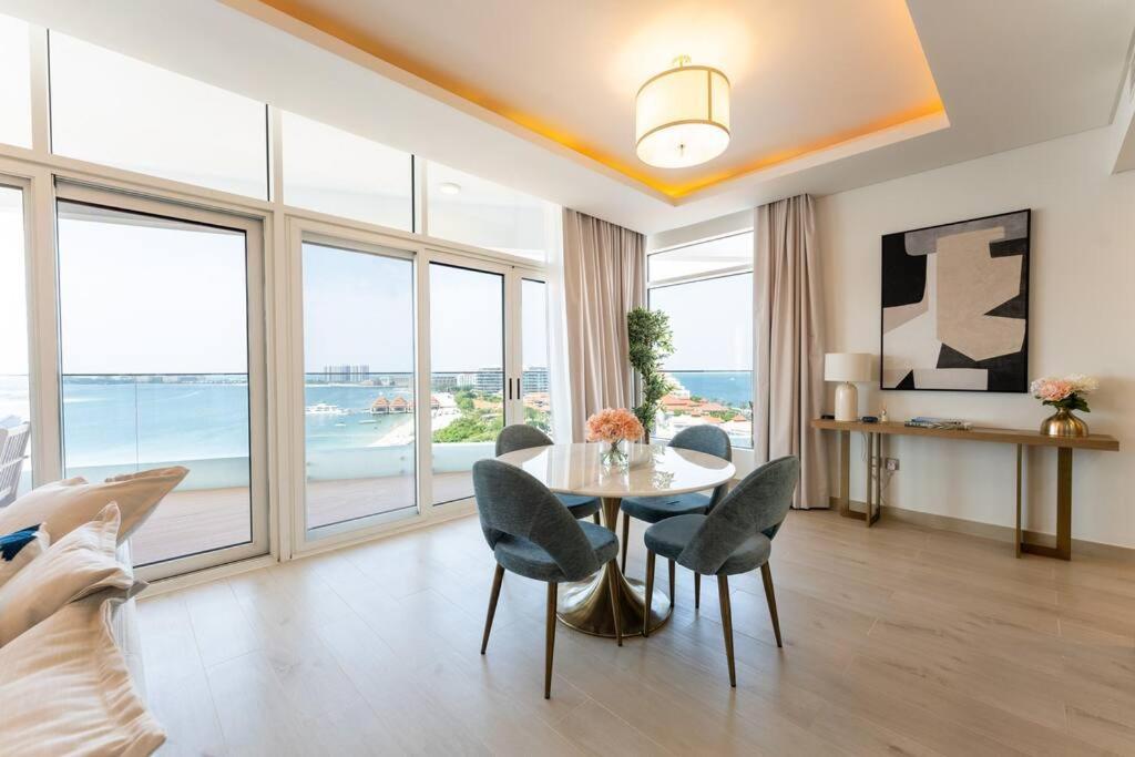 Luxury Mina Azizi Palm Jumeirah-private Beach Apartment