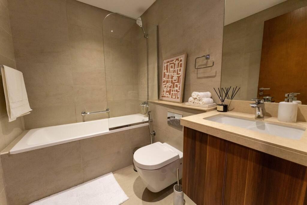 Luxury Mina Azizi Palm Jumeirah-private Beach
