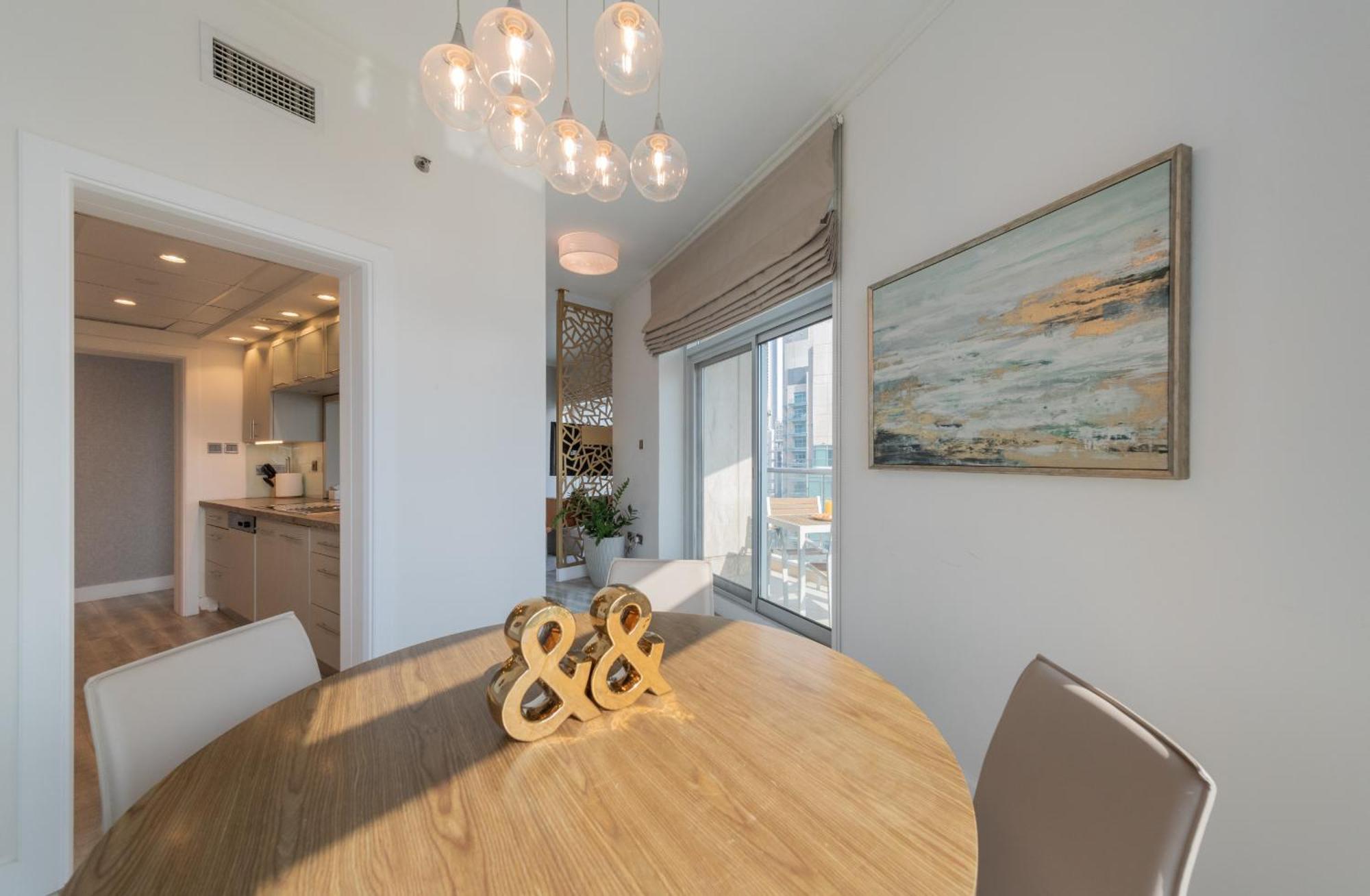 Boutique Living - Burj Views - Renovated * Dubai