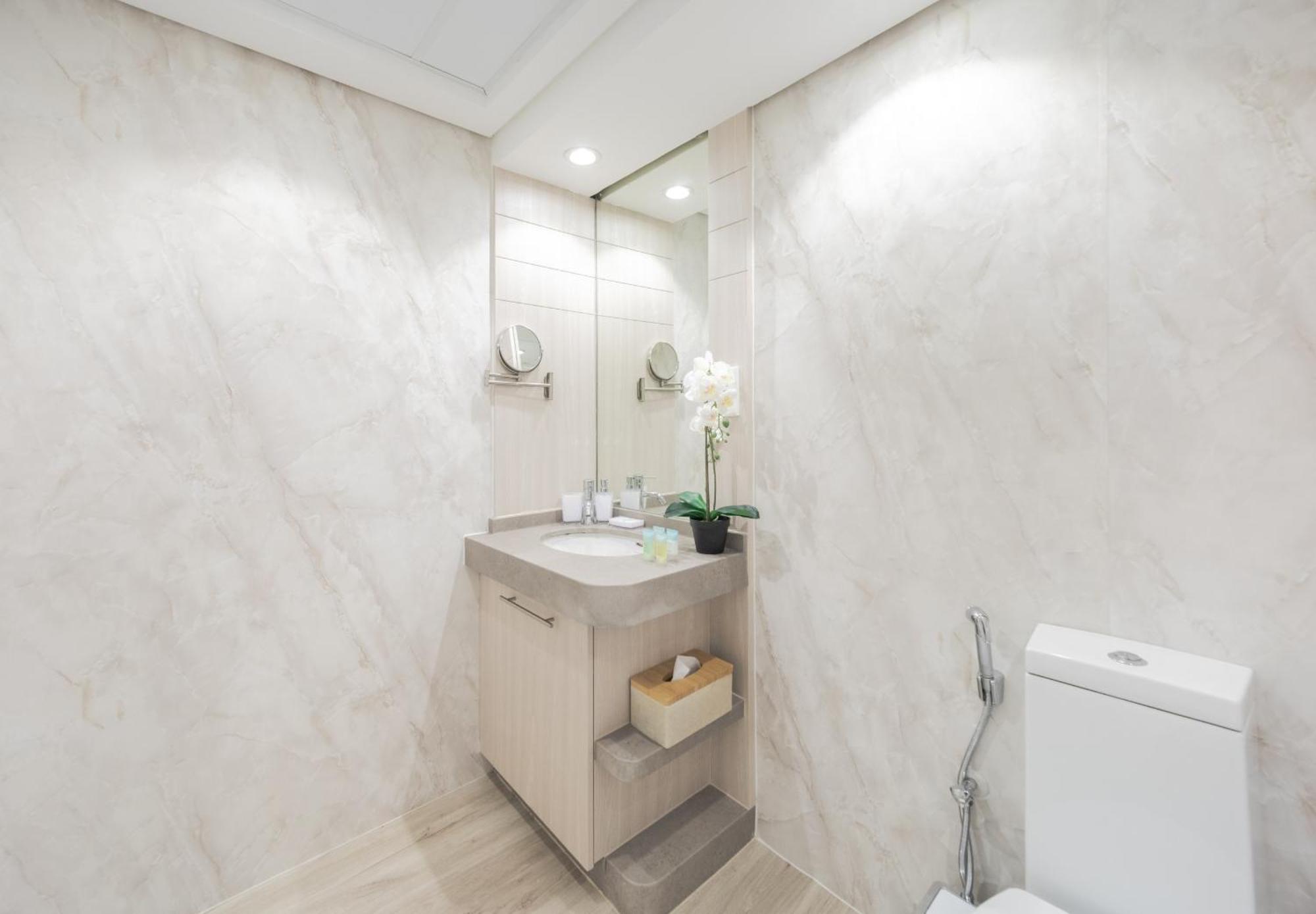 Boutique Living - Burj Views - Renovated Dubai