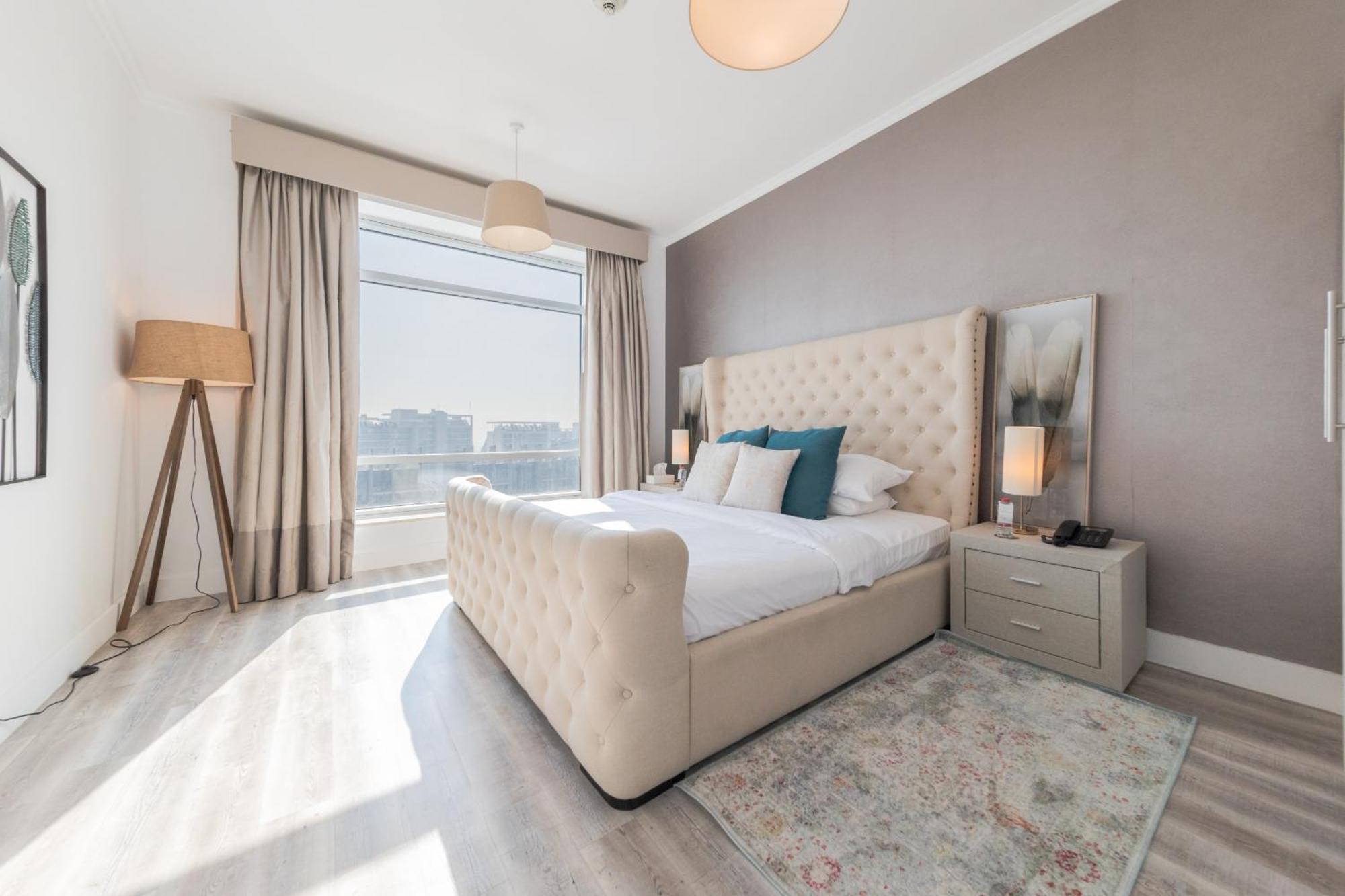 Boutique Living - Burj Views - Renovated * Dubai