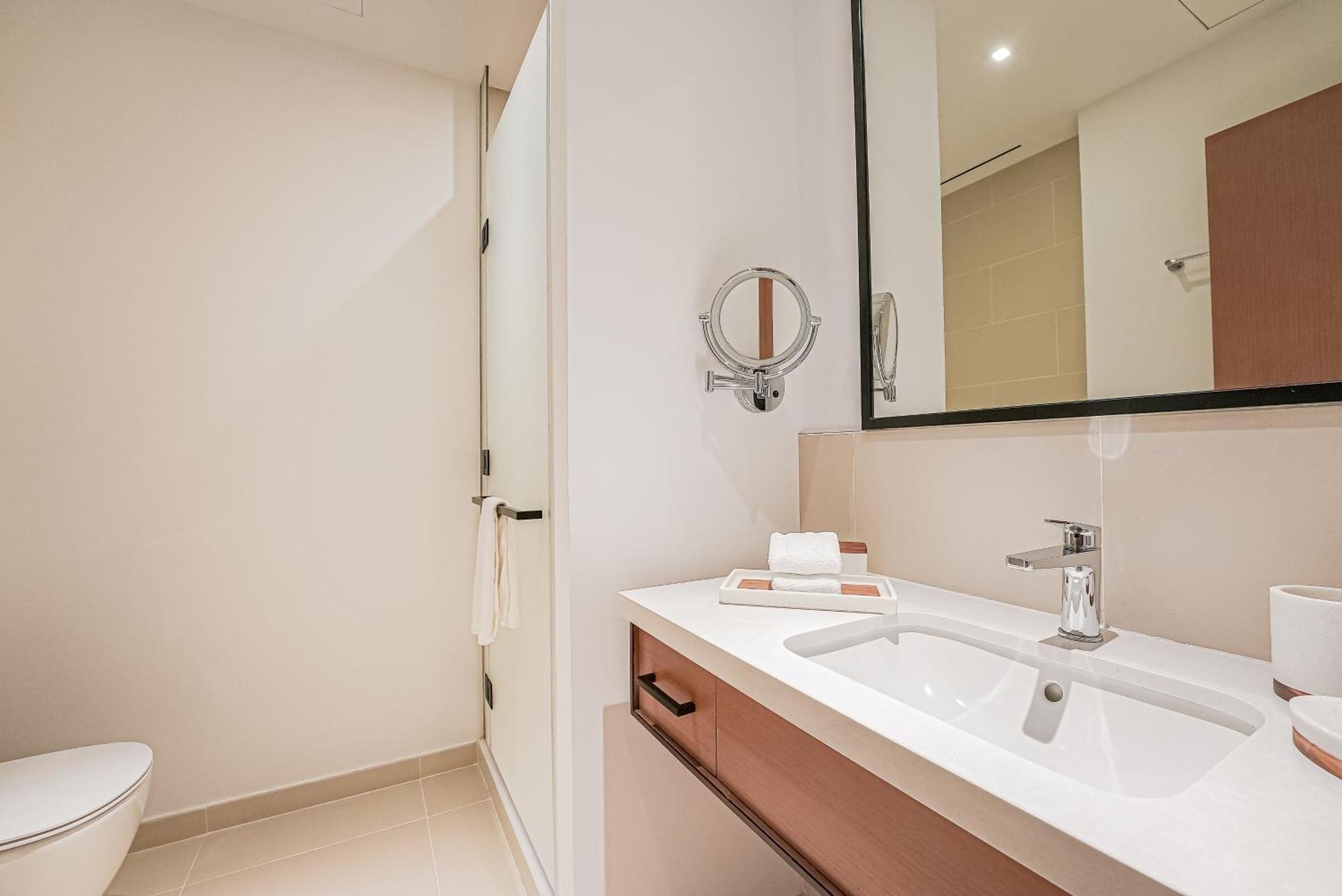 Apartment Modern 2br High Floor Haven In Vida Marina