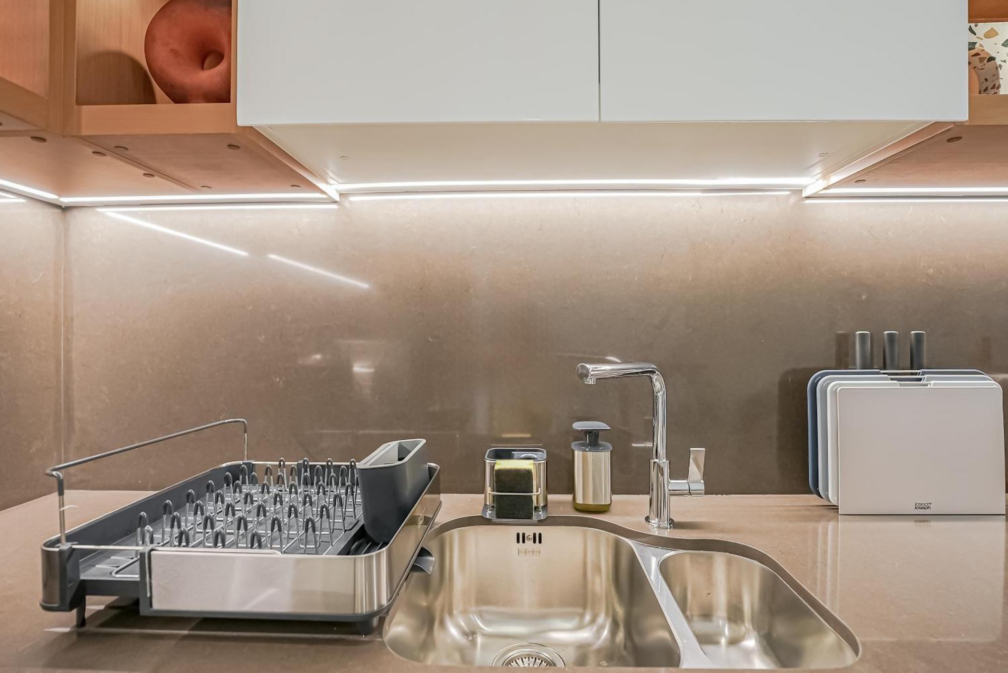 Modern 2br High Floor Haven In Vida Marina *