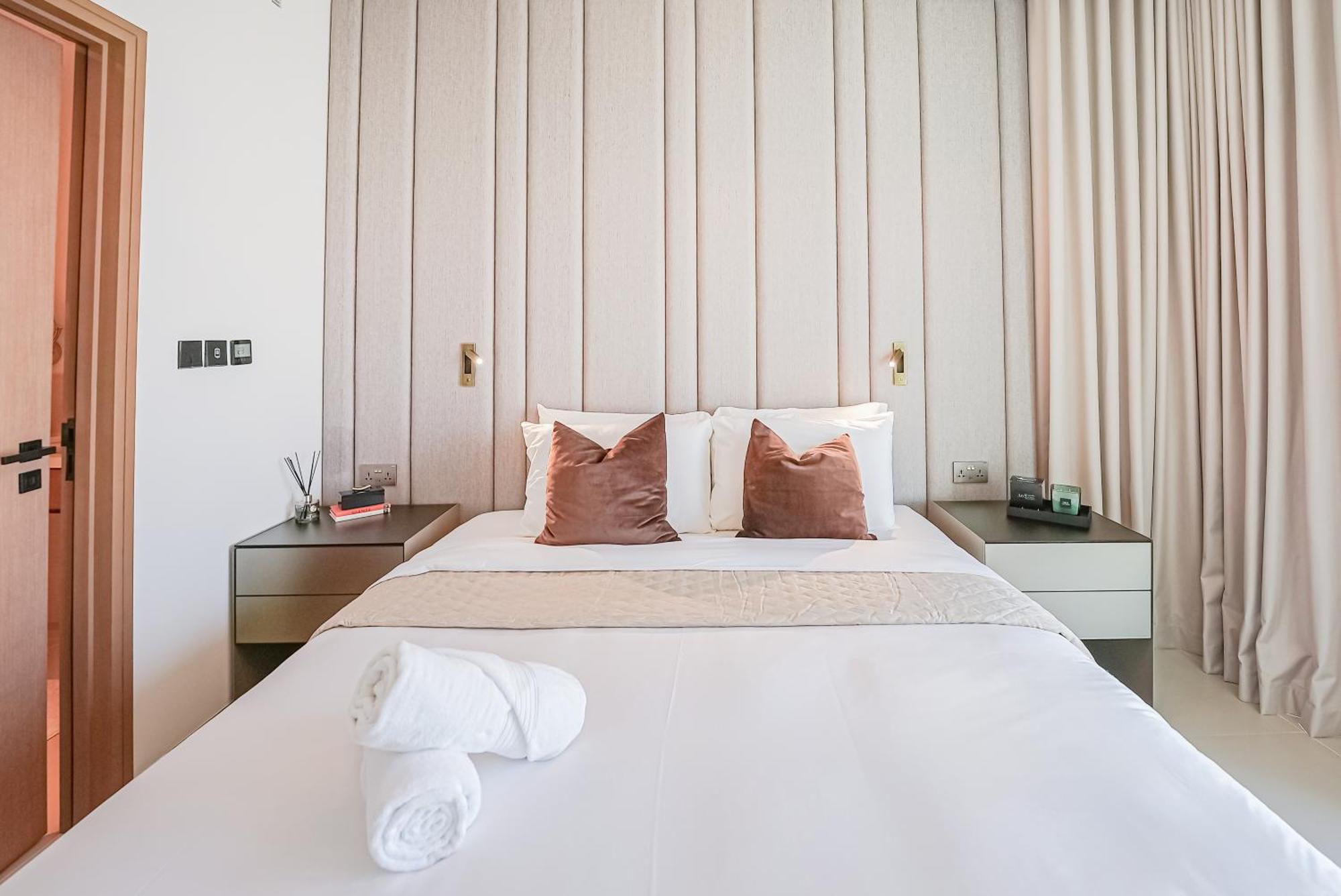 Modern 2br High Floor Haven In Vida Marina Apartment *