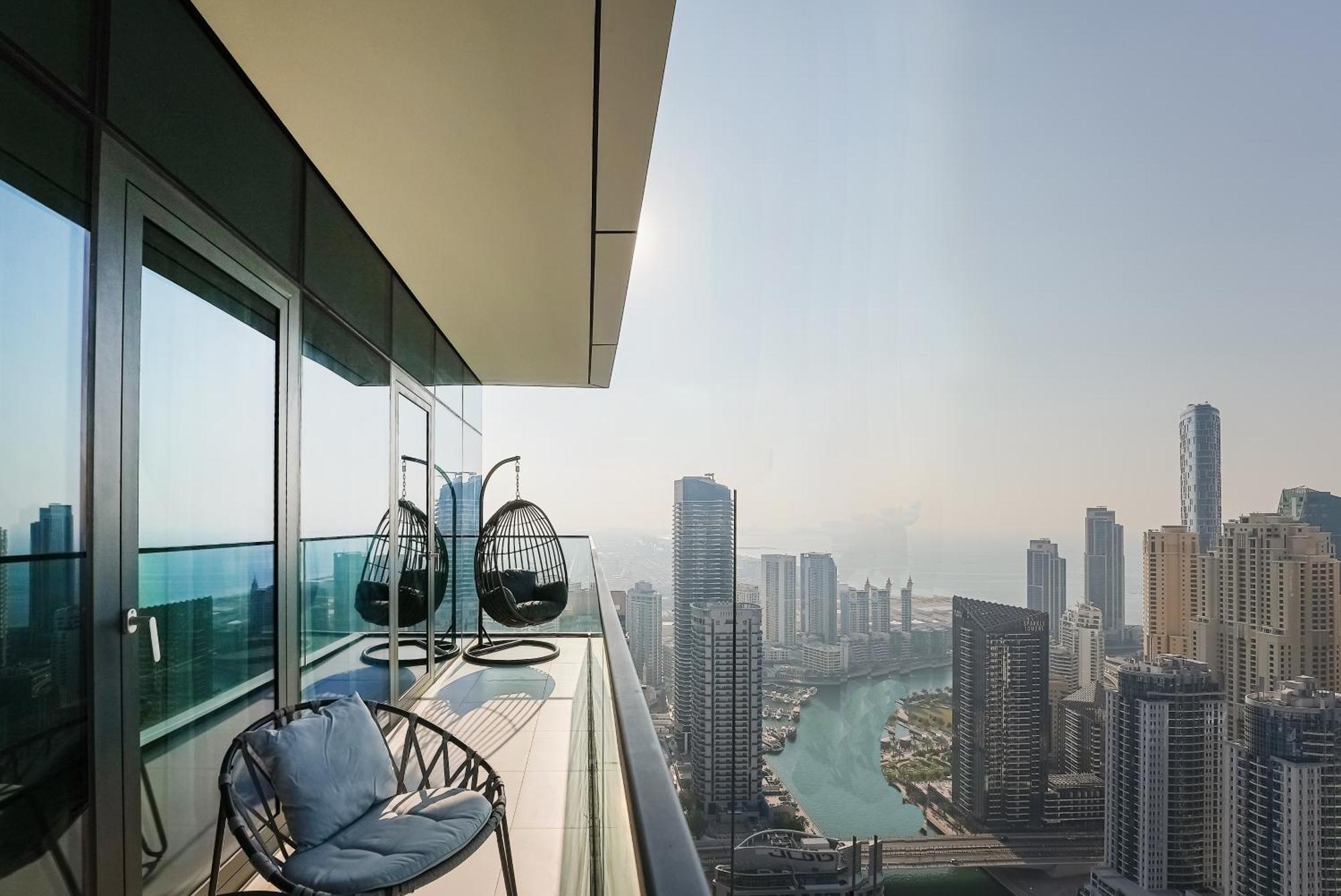 Modern 2br High Floor Haven In Vida Marina Apartment *