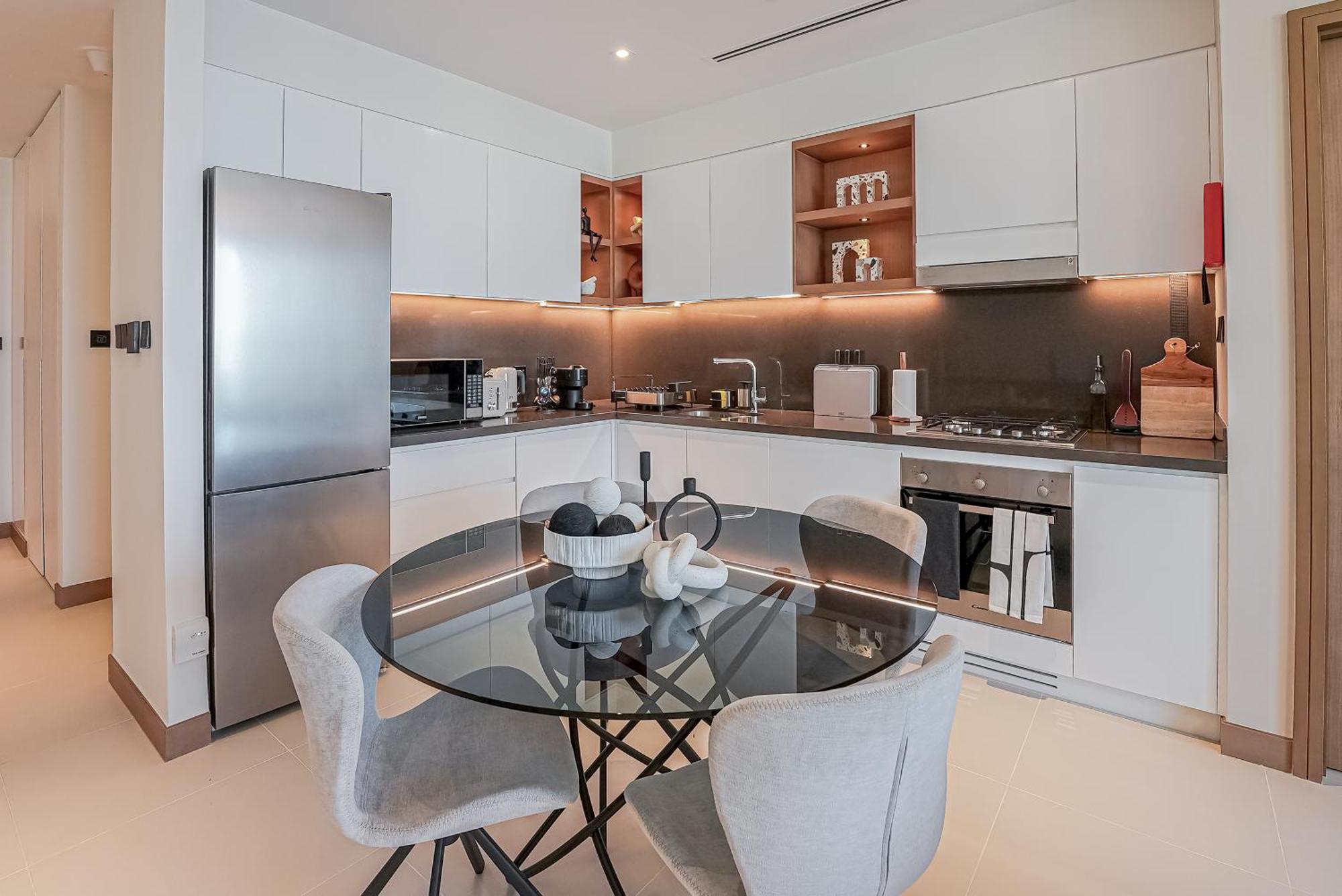 Modern 2br High Floor Haven In Vida Marina *