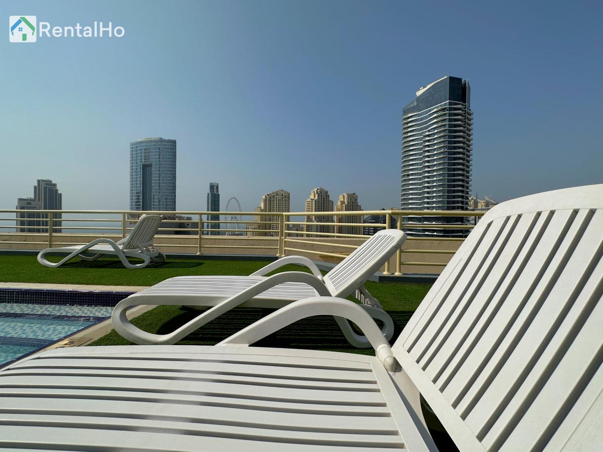 Brand New W/ Balcony In Center Of Marina Apartment *