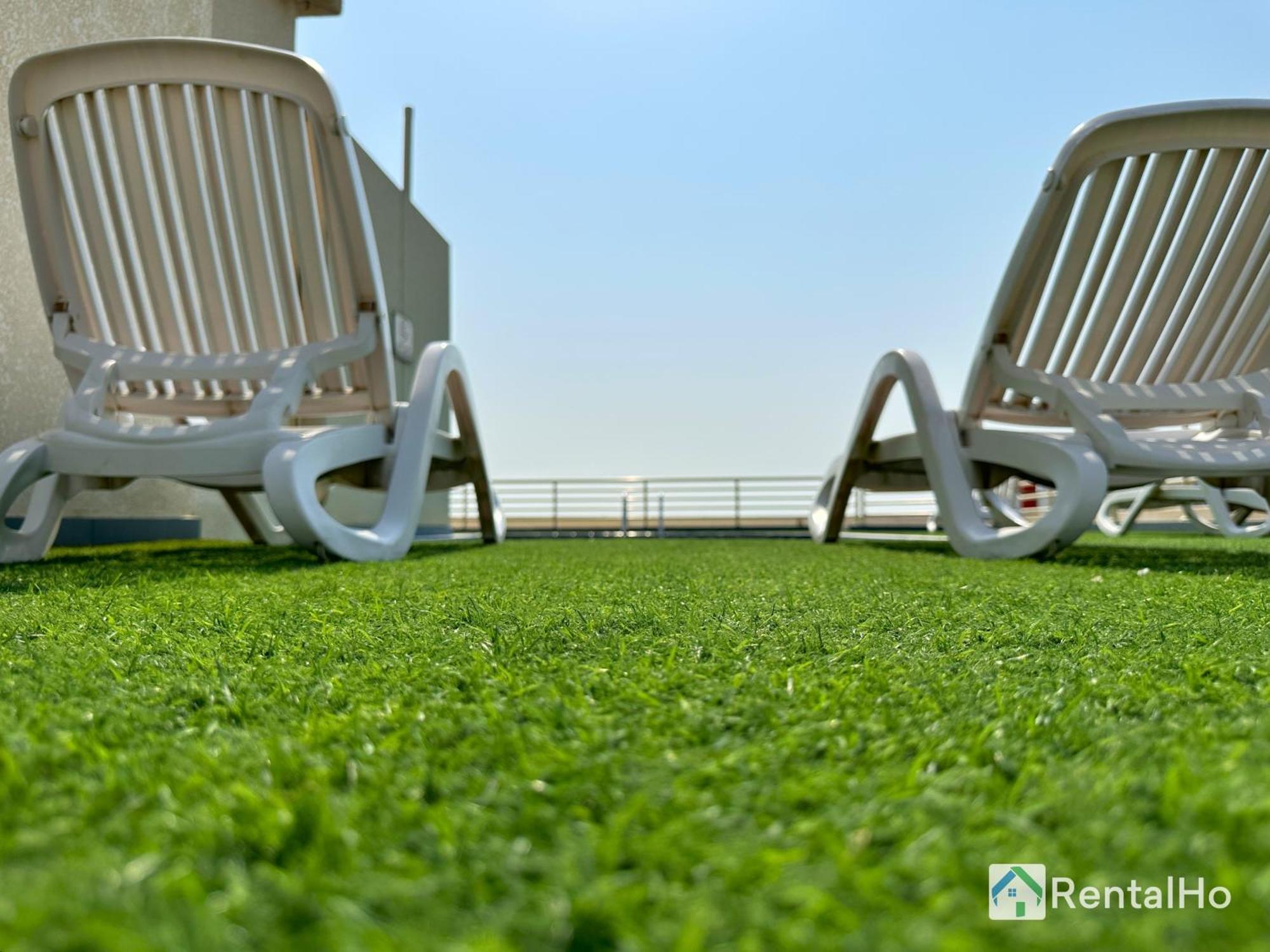 Apartment Brand New W/ Balcony In Center Of Marina Dubai