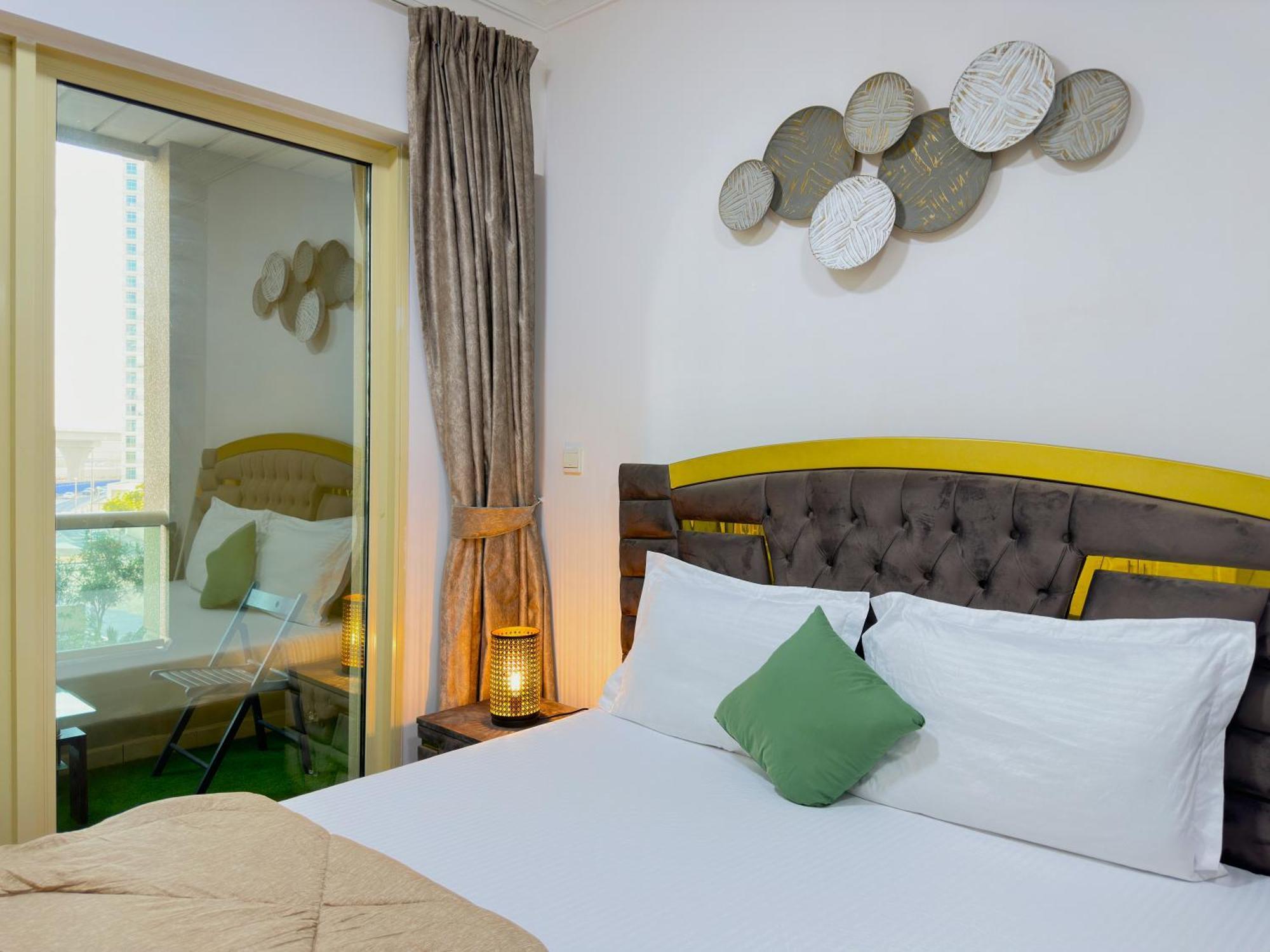 Brand New W/ Balcony In Center Of Marina Apartment Dubai