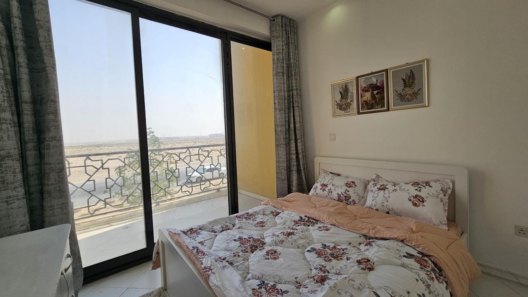 In - Amazing One-bedroom Townhouse Guest house *