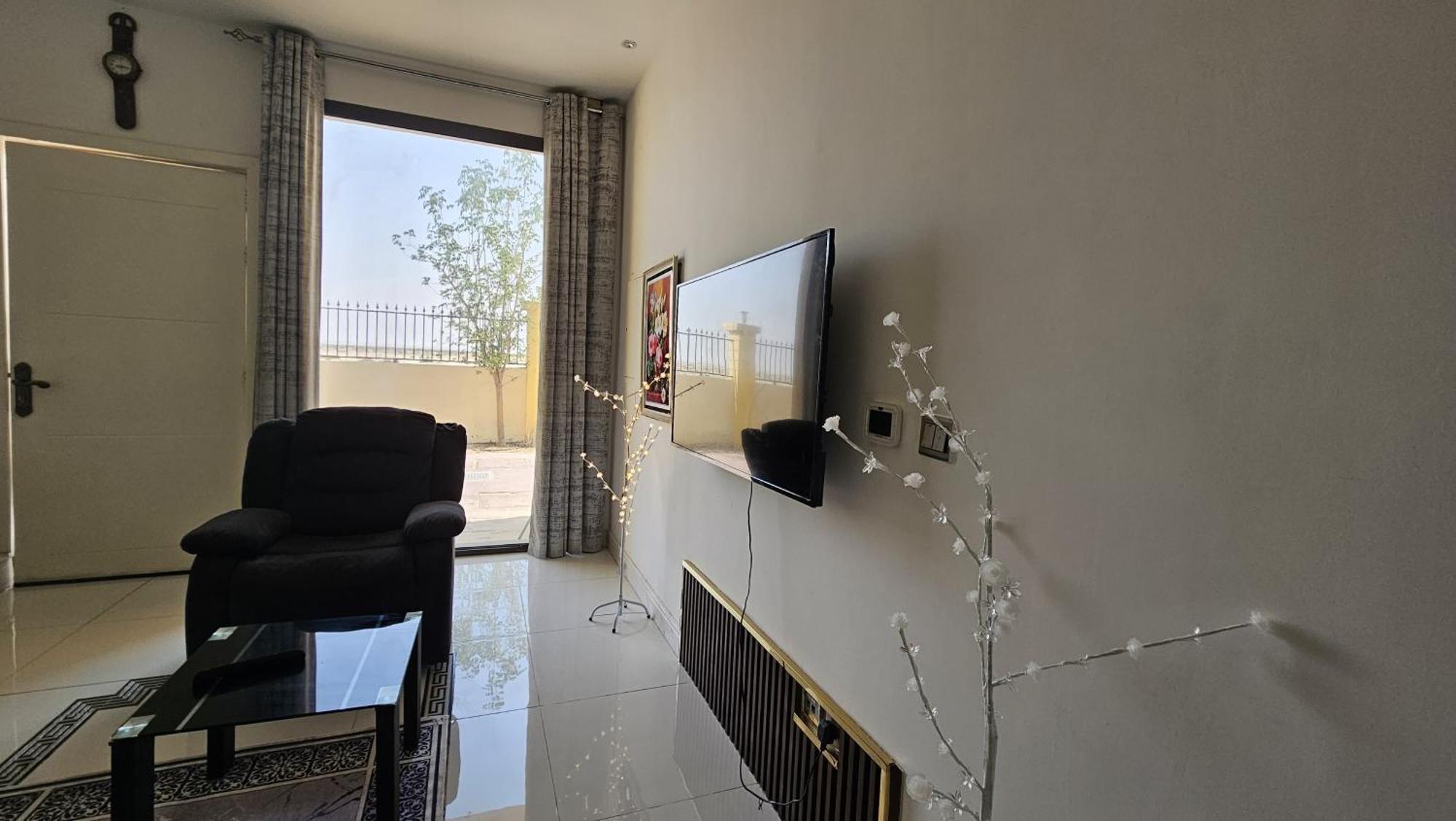 In - Amazing One-bedroom Townhouse