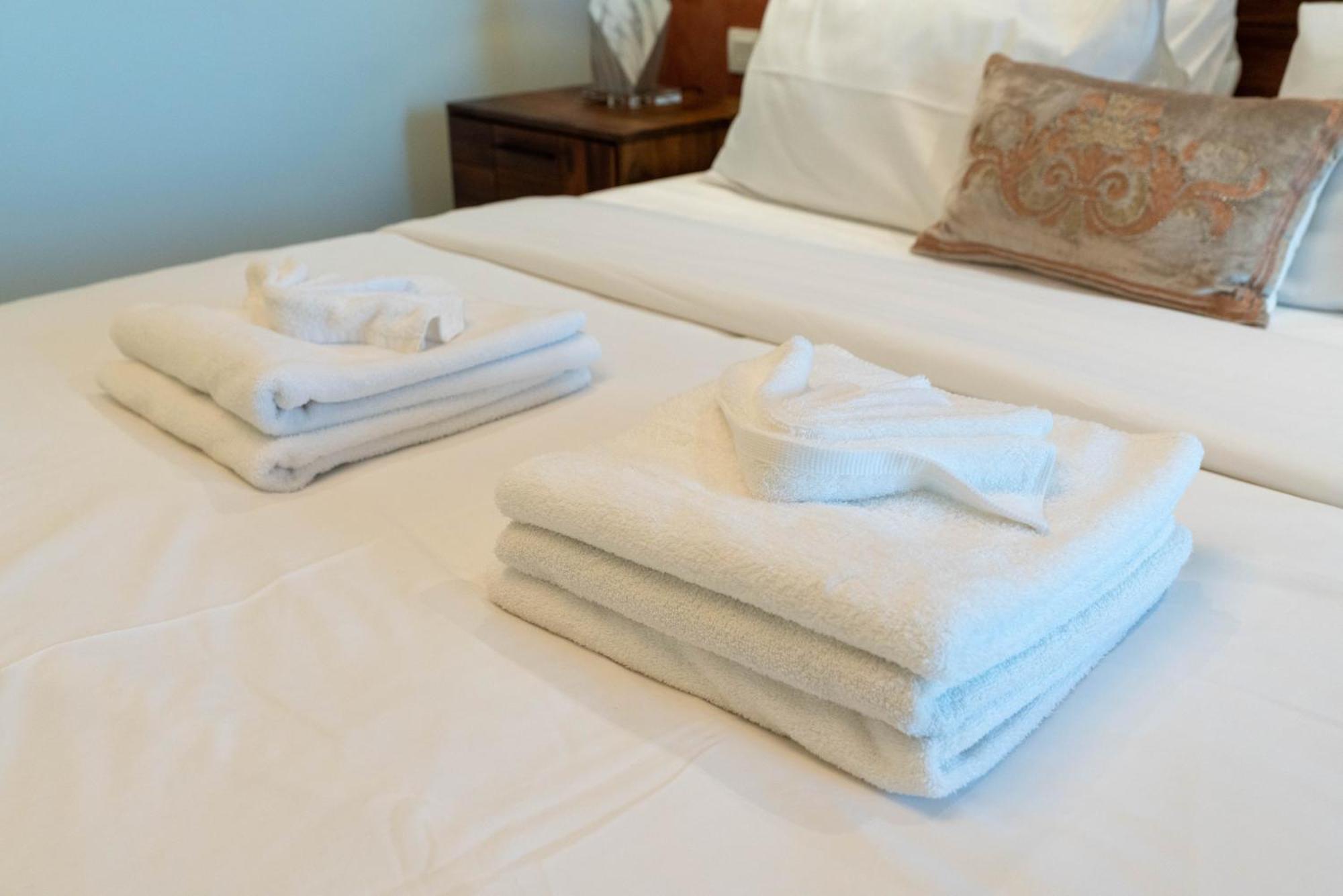 Lux Paramount Midtown I Ocean View Apartment Dubai