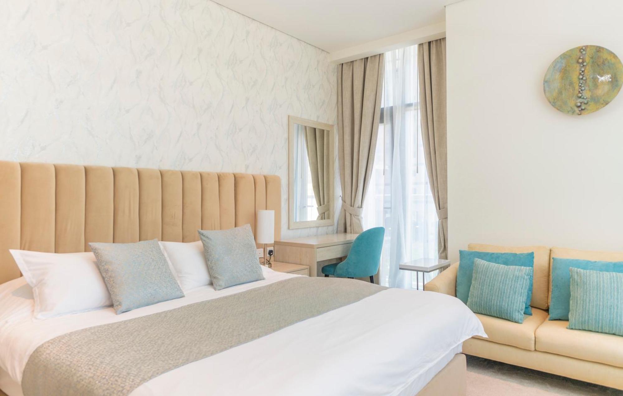 With Private Access At Palm Jumeirah Apartment