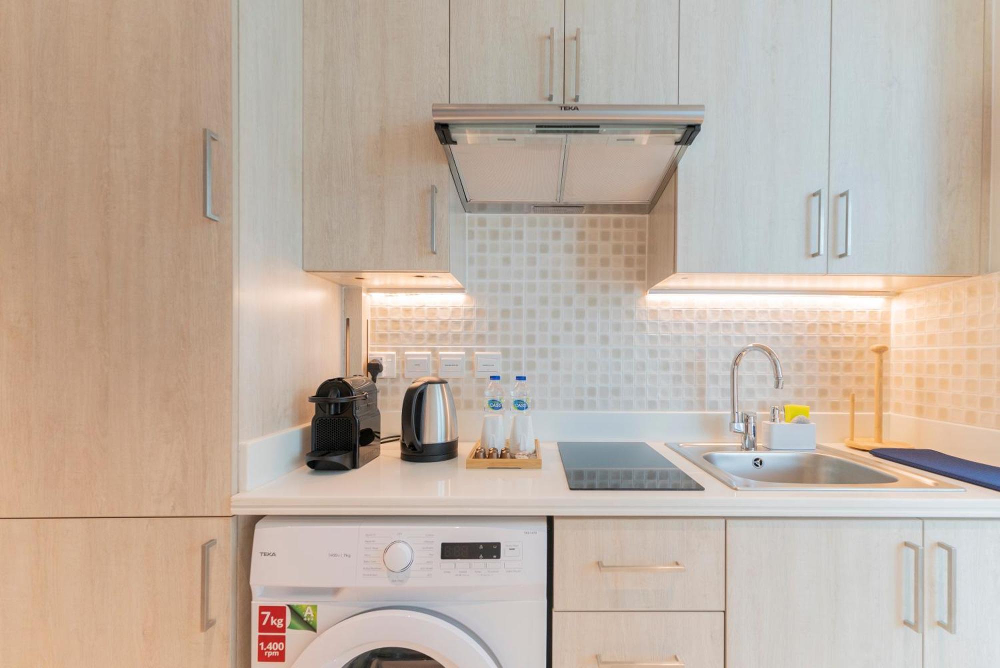 With Private Access At Palm Jumeirah Apartment Dubai