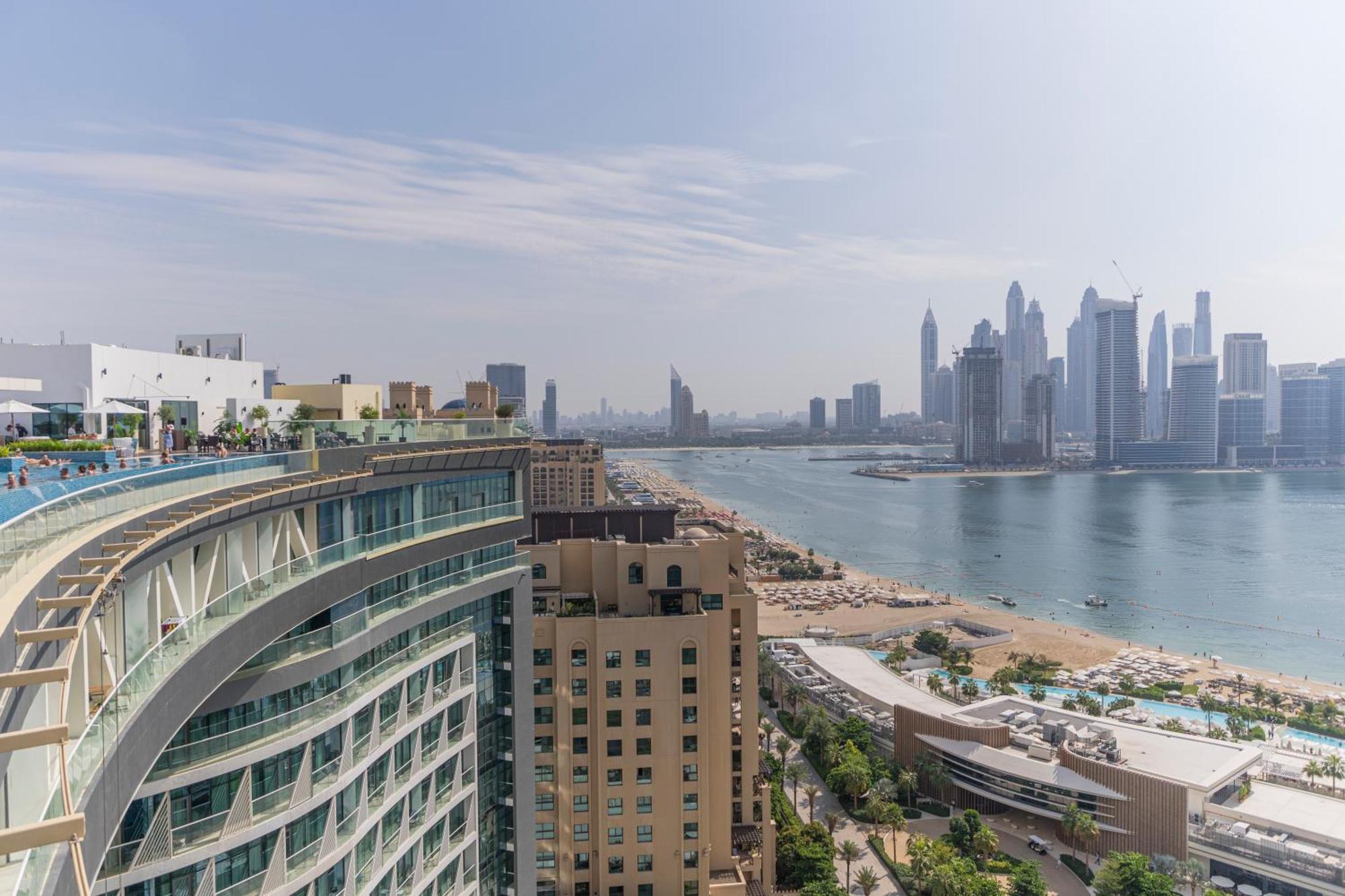 Apartment With Private Access At Palm Jumeirah Dubai