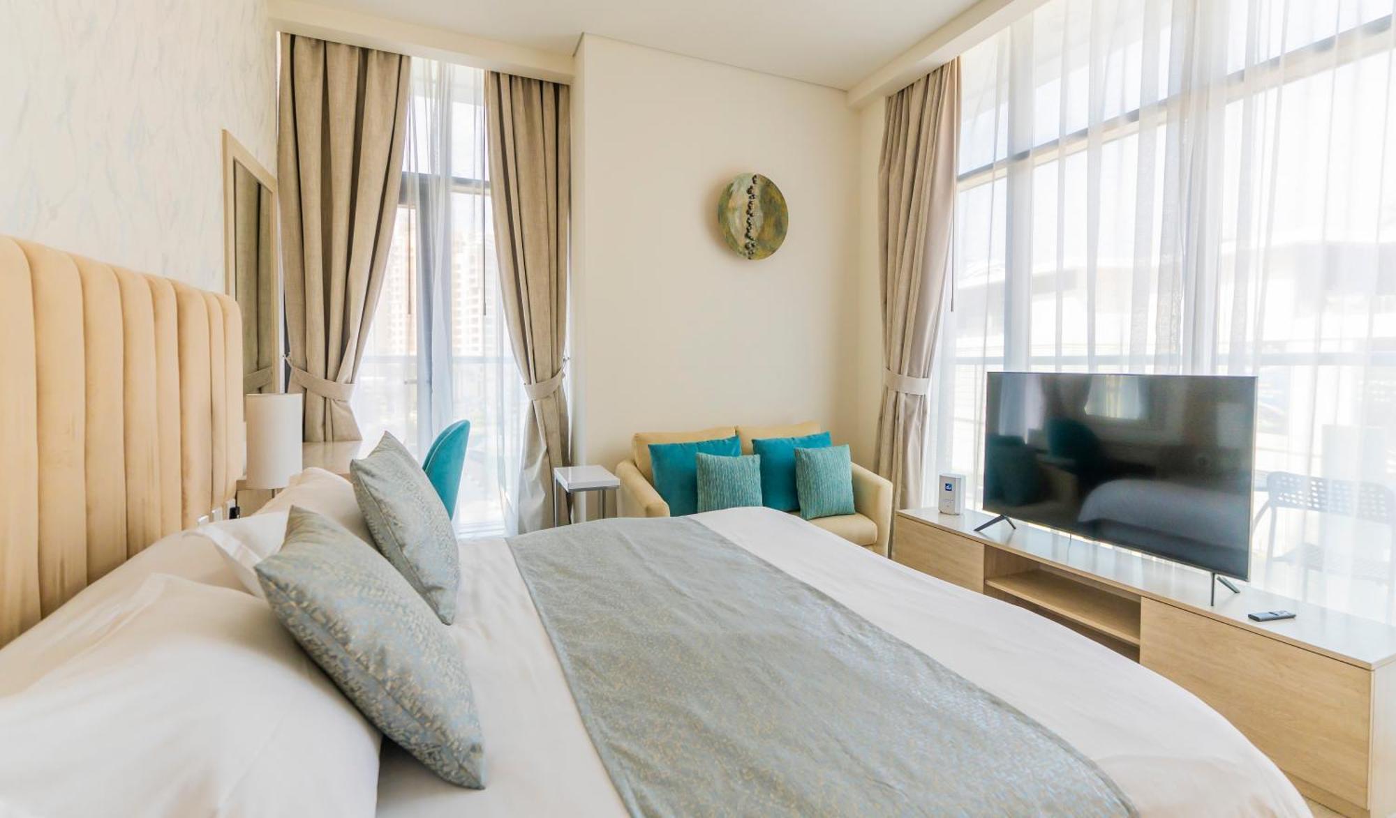 With Private Access At Palm Jumeirah * Dubai