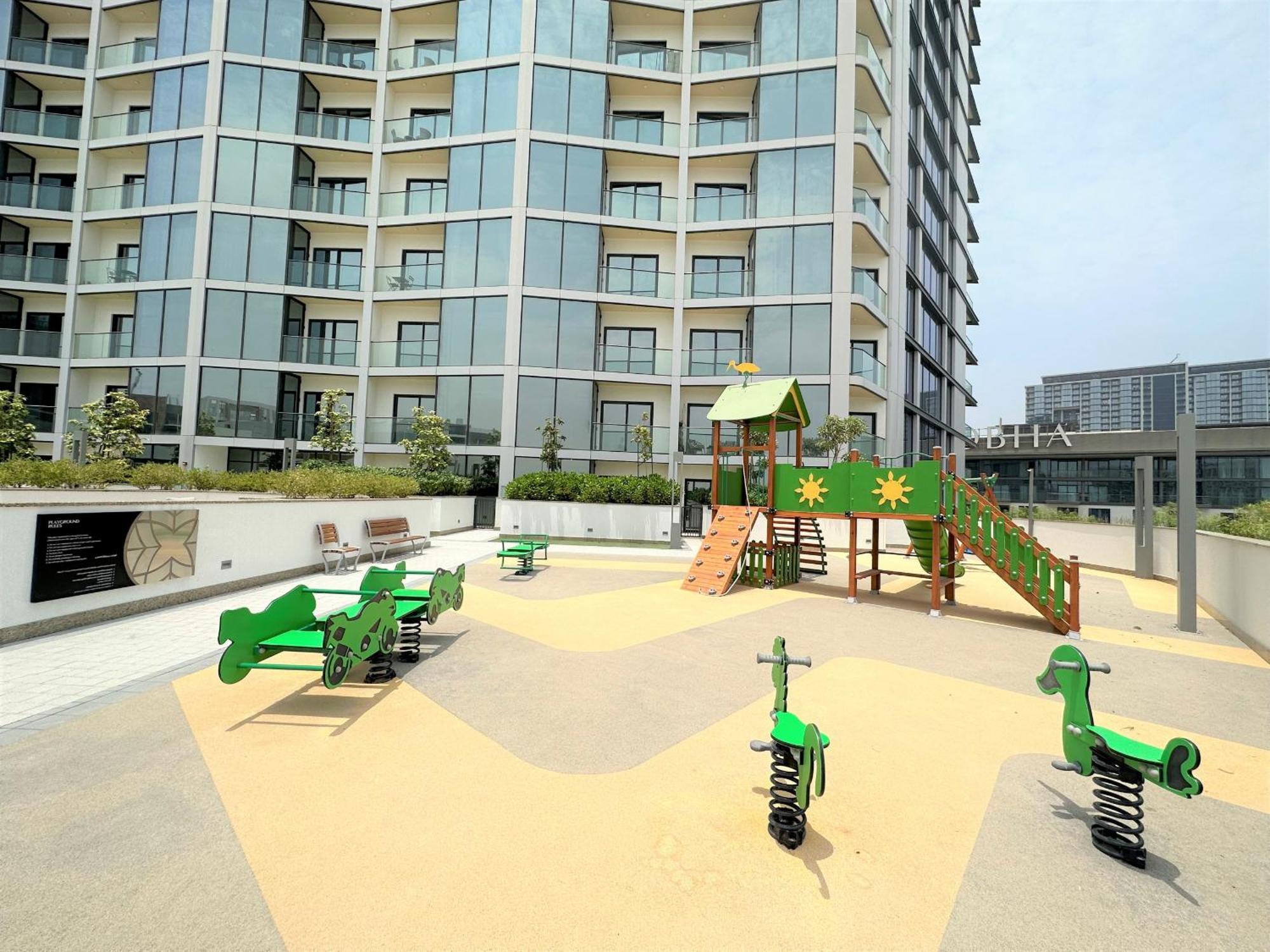 Easygo - Sobha Waves 1 Bedroom & Study Modern Apartment Dubai