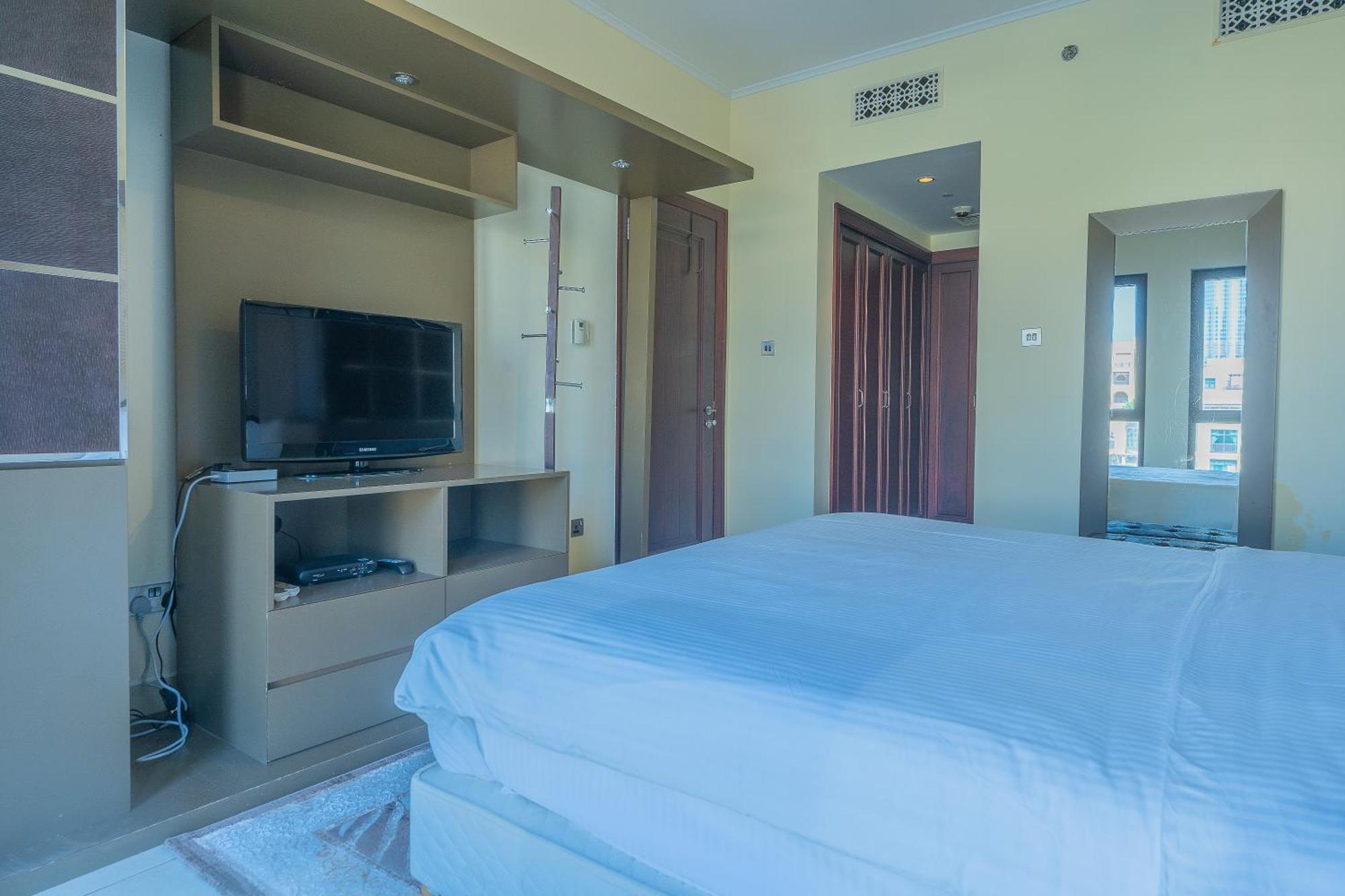 Bellavista Oldtown 2 Bedroom With Burj Khalifa View Walking Distance Mall Apartment
