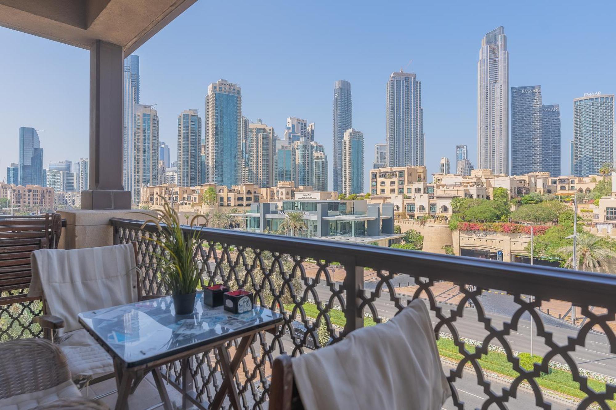 Bellavista Oldtown 2 Bedroom With Burj Khalifa View Walking Distance Mall Apartment