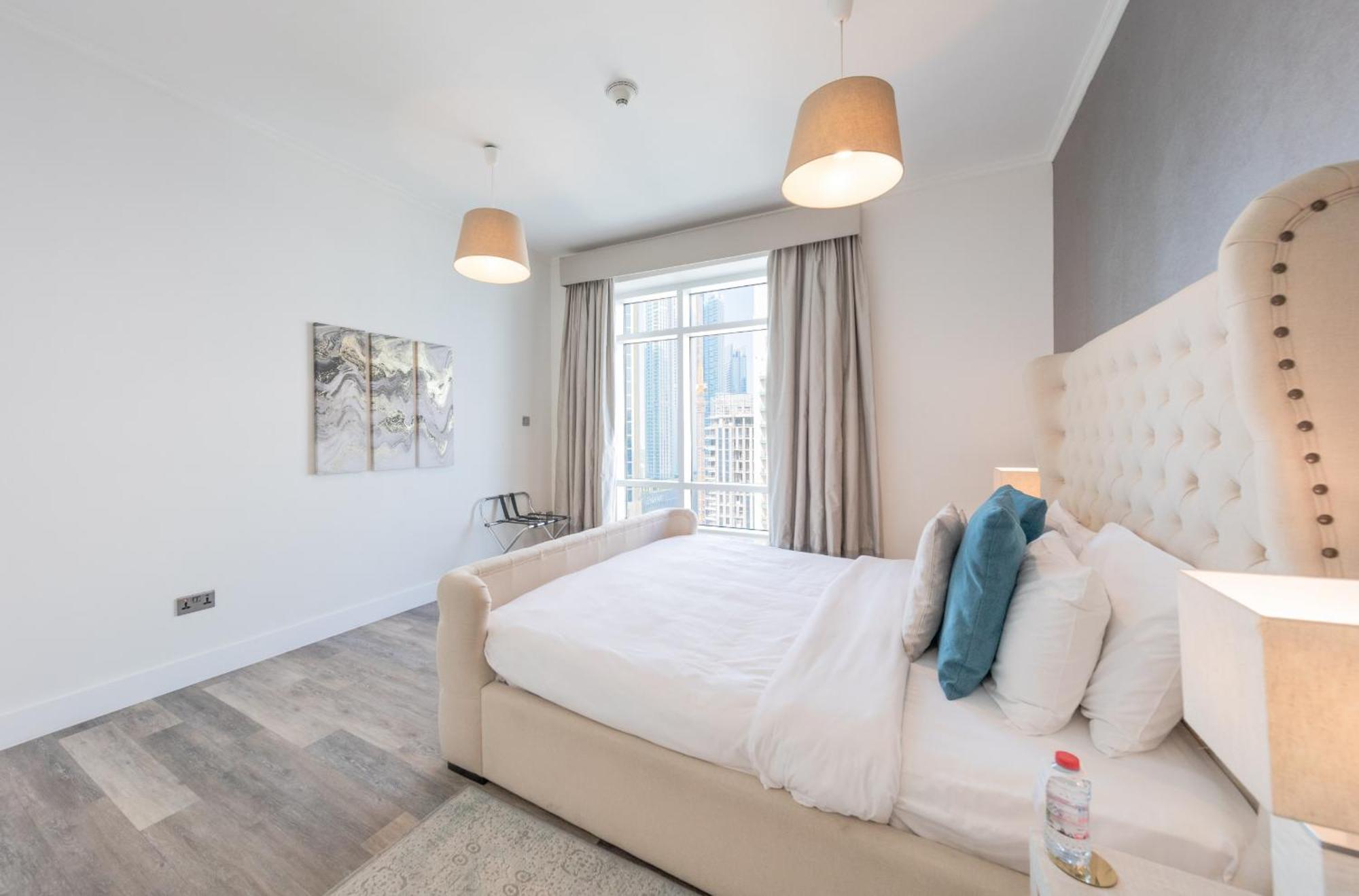 Boutique Living - Burj Views - Renovated * Dubai