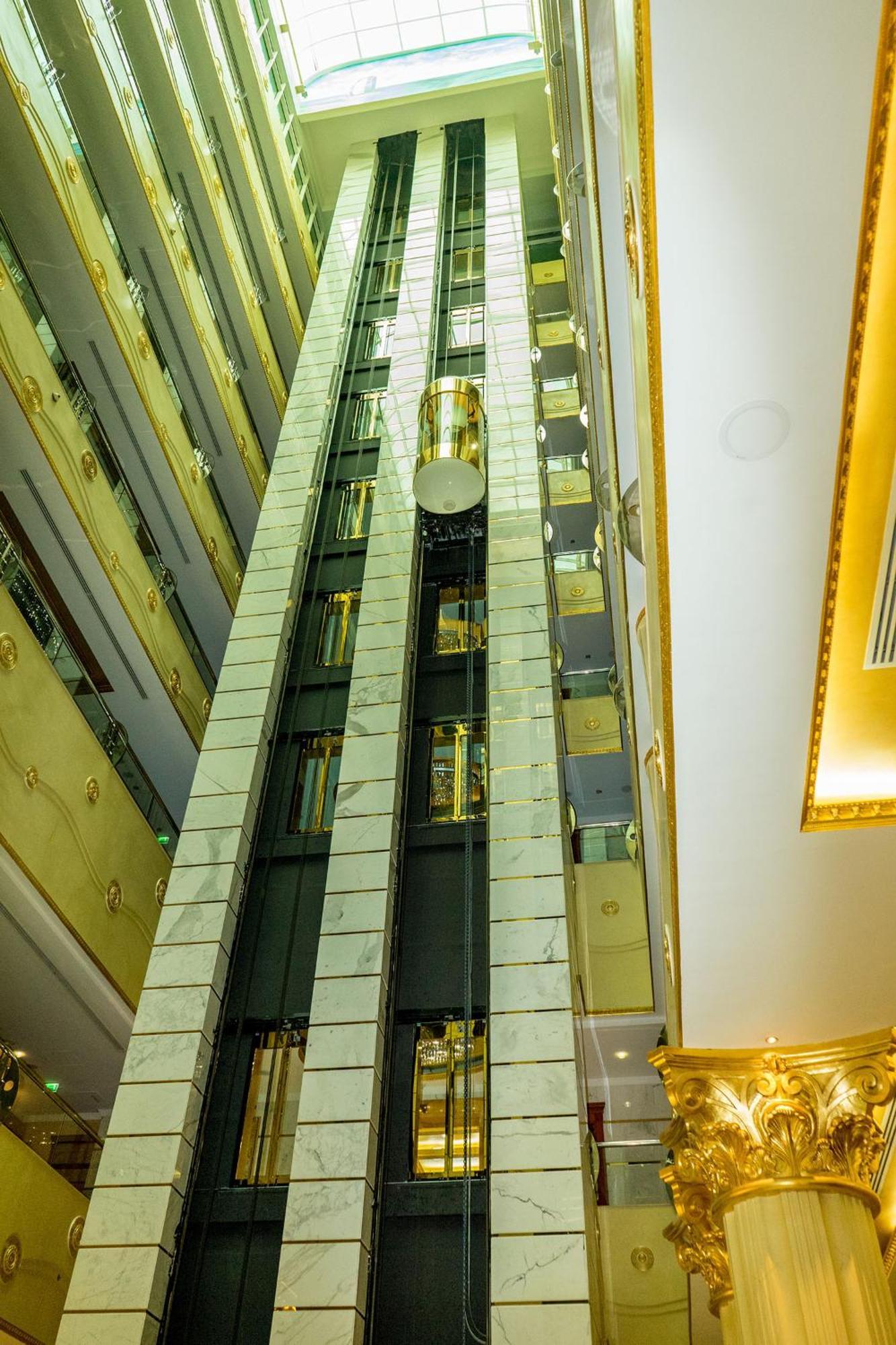 Hotel Grand Excelsior Al Barsha 4*