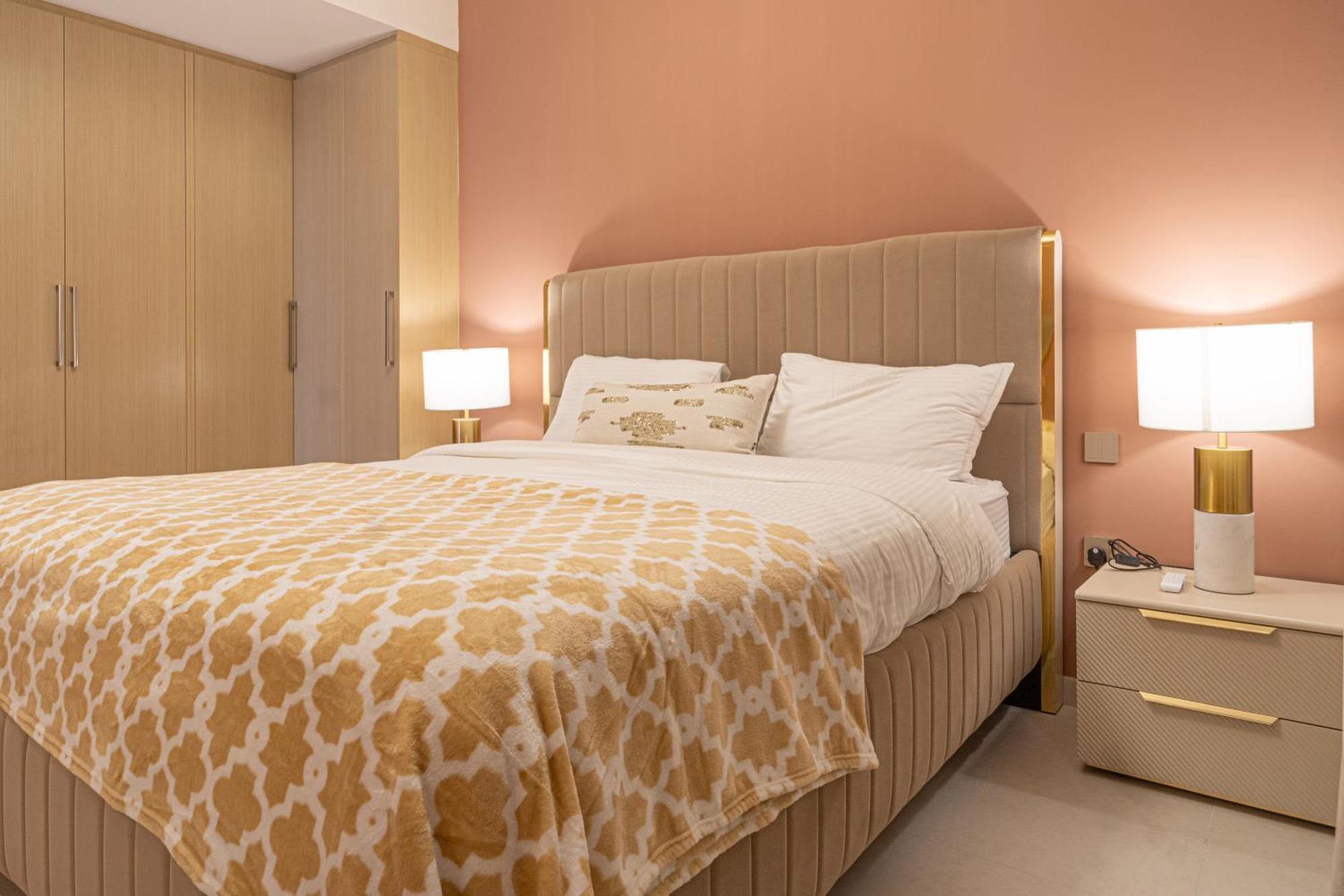 First Class 2br With Full Burj Khalifa View Apartment