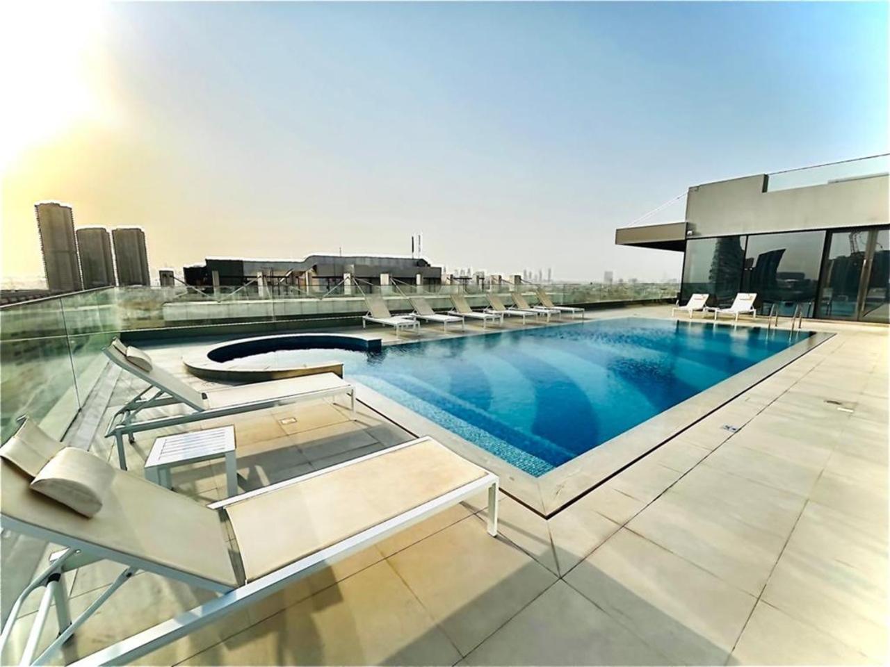 Apartment Modern 1 Bedroom At Jvc Prime Location!