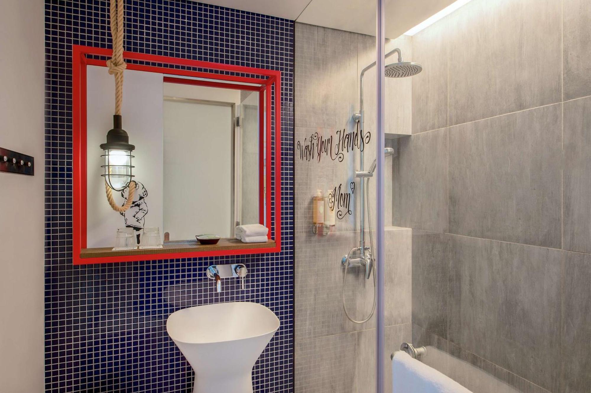 Hampton By Hilton Al Seef Hotel 3*