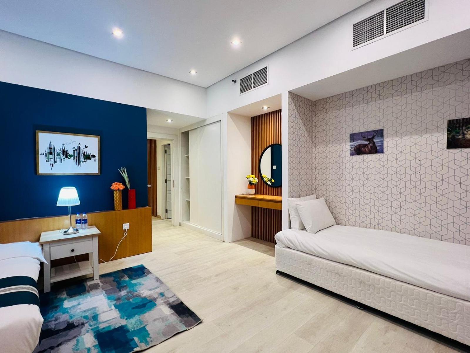 High Floor With Skyline & Burj Khalifa View 3 Bedroom Unit Marina Dubai