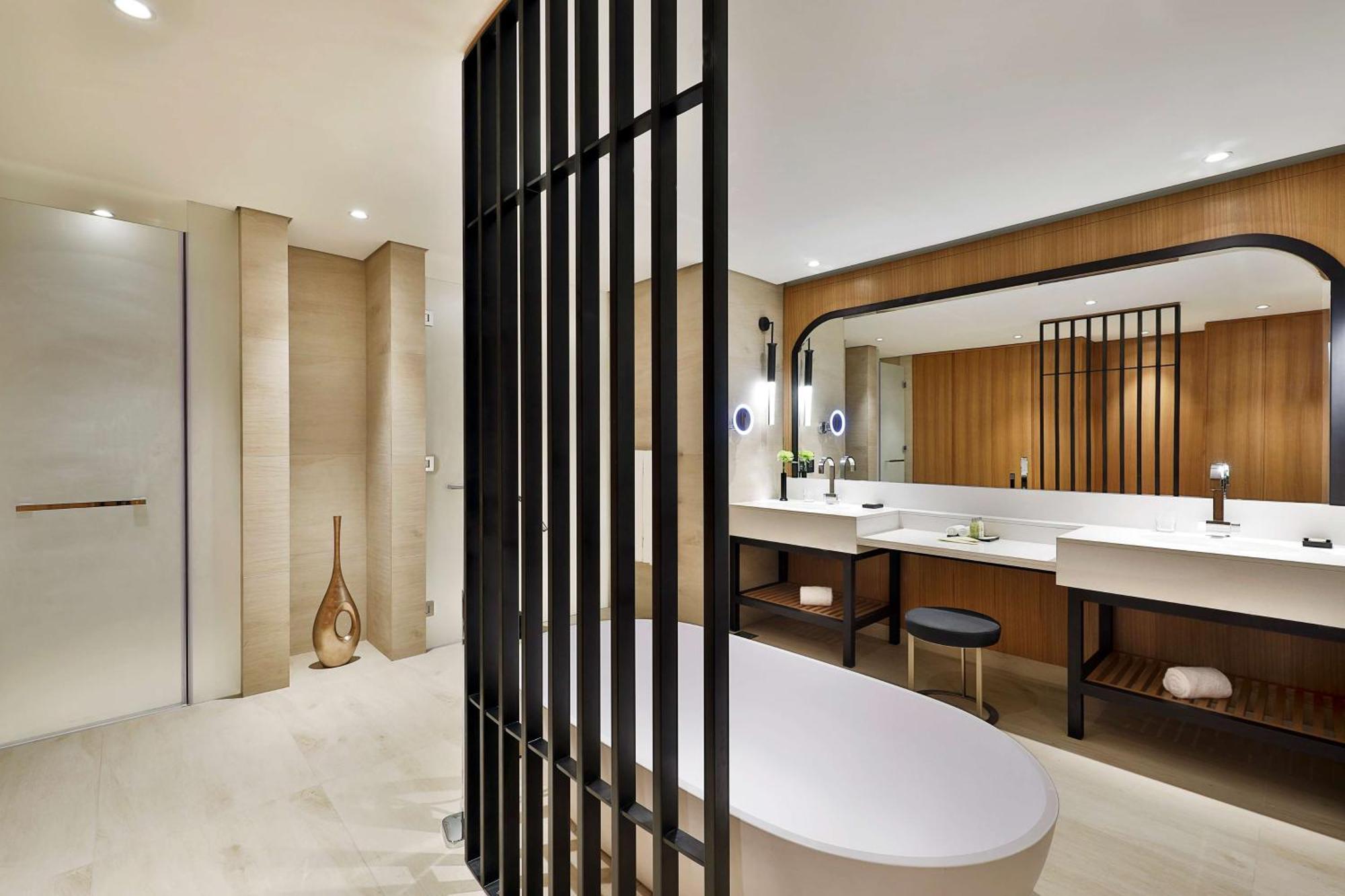 Doubletree By Hilton - Business Bay Hotel Dubai