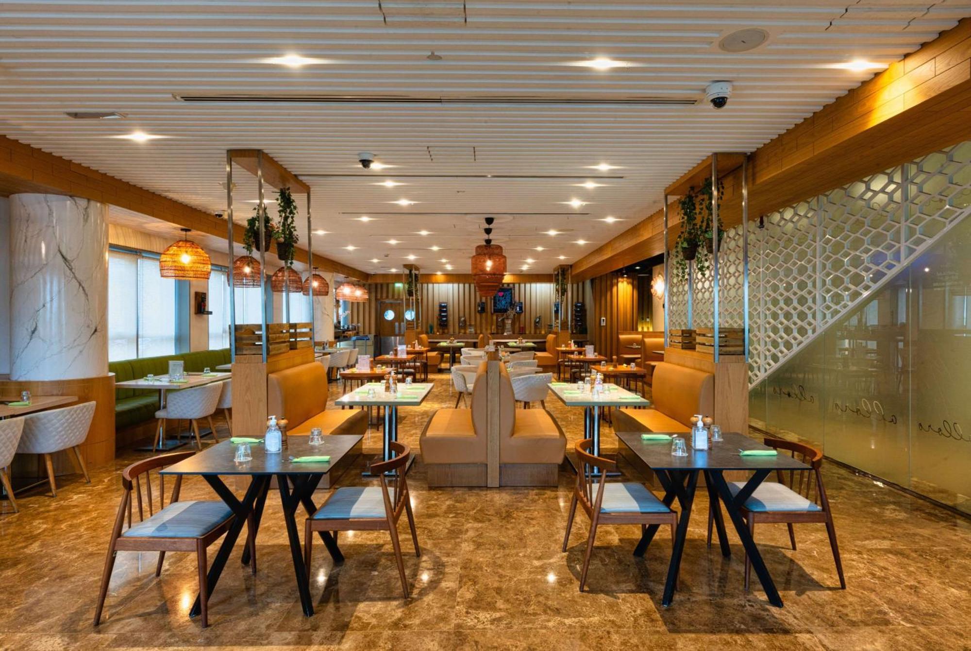 The First Collection Marina Hotel 4*