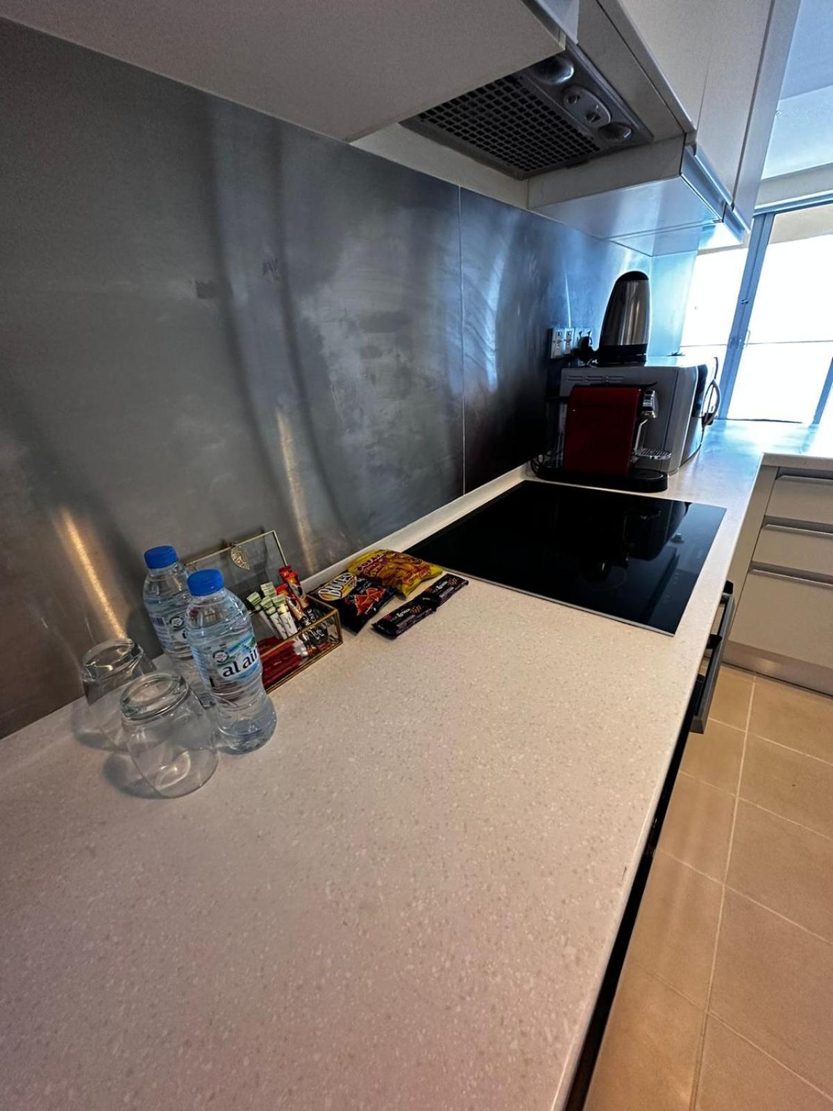 Mall Fashion Avenue Burj Khalifa View Residence- Formerly Address Mall Apartment *