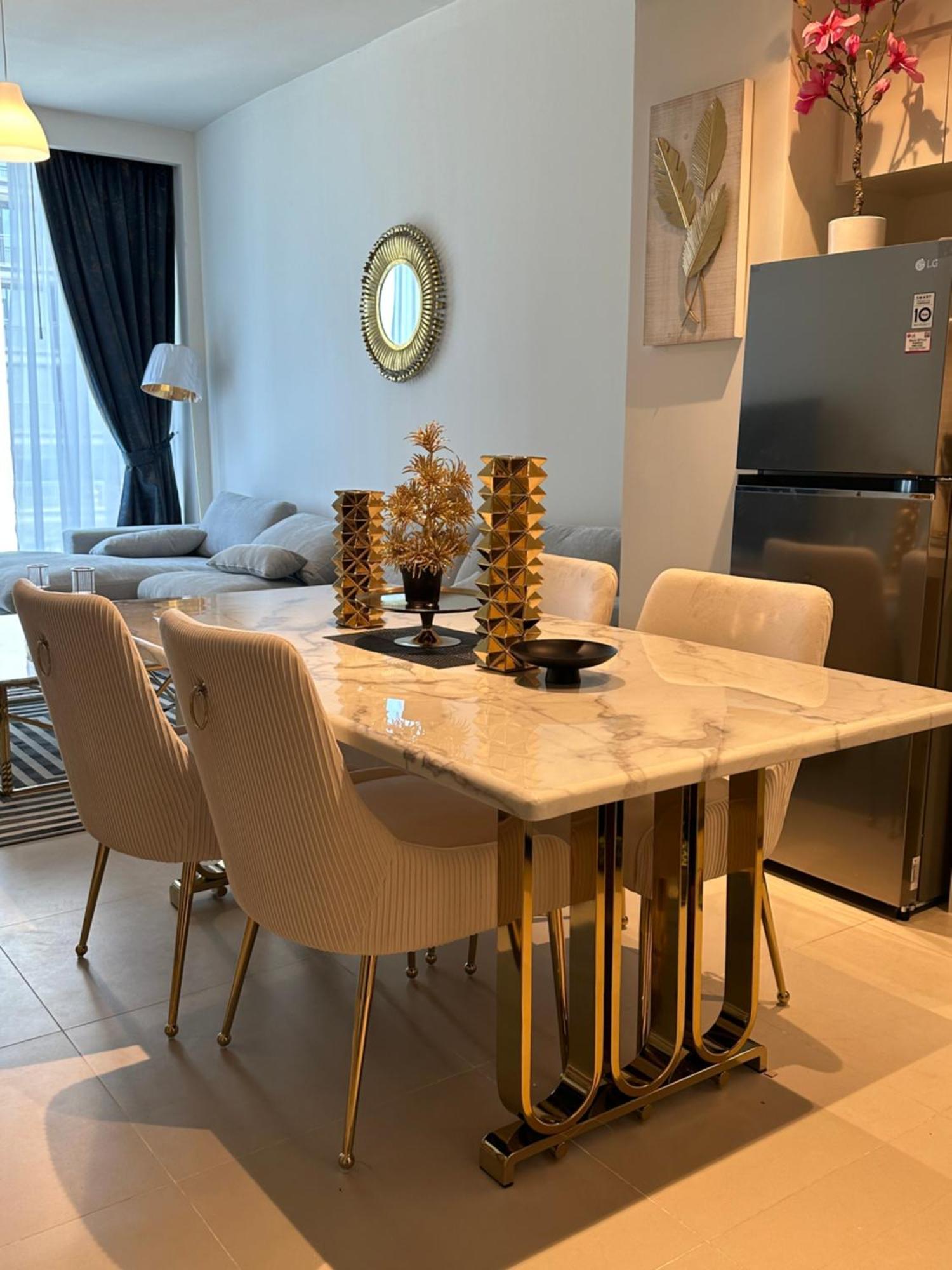 Royal Apartment *