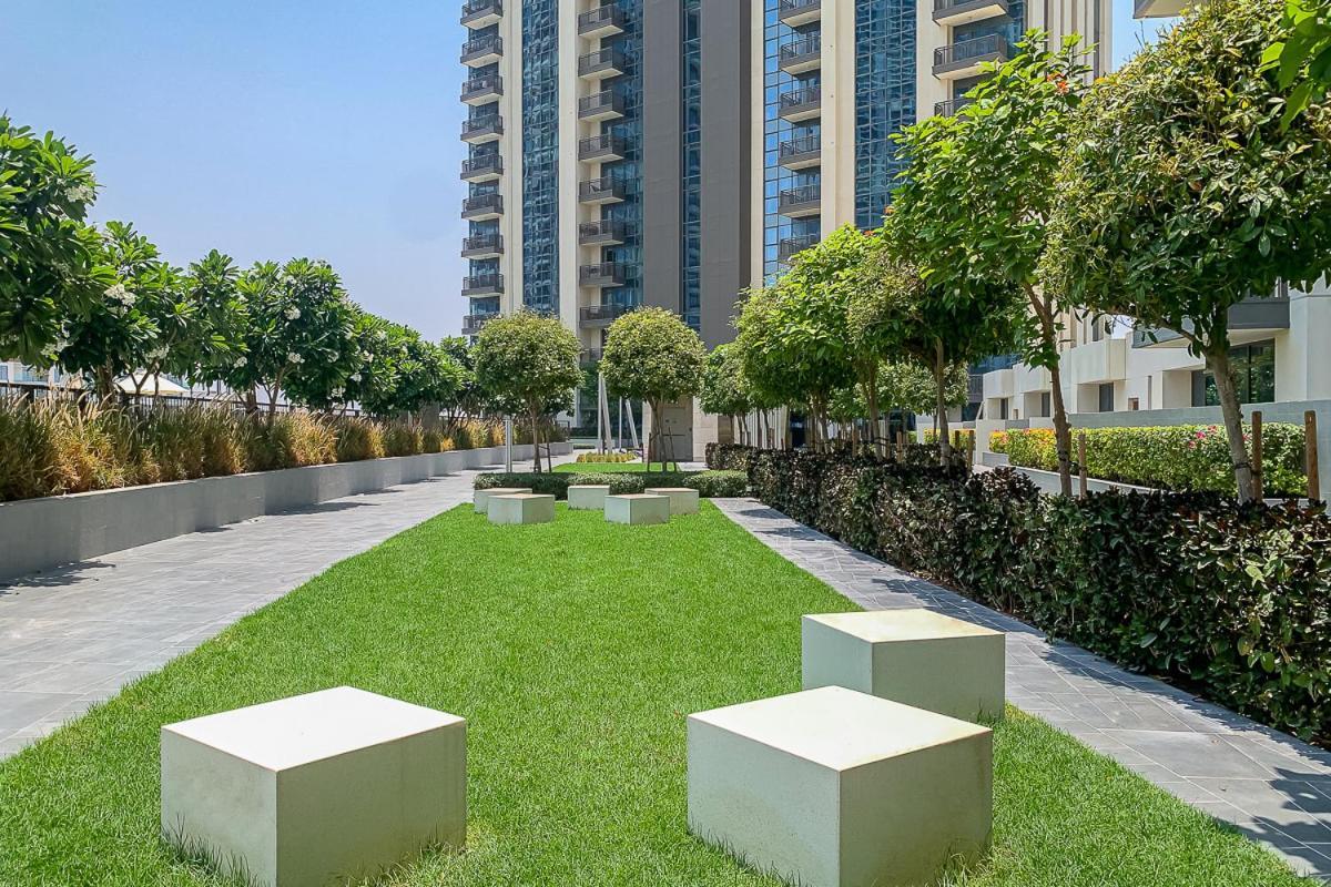 Frank Porter - Creekside 18 Apartment Dubai