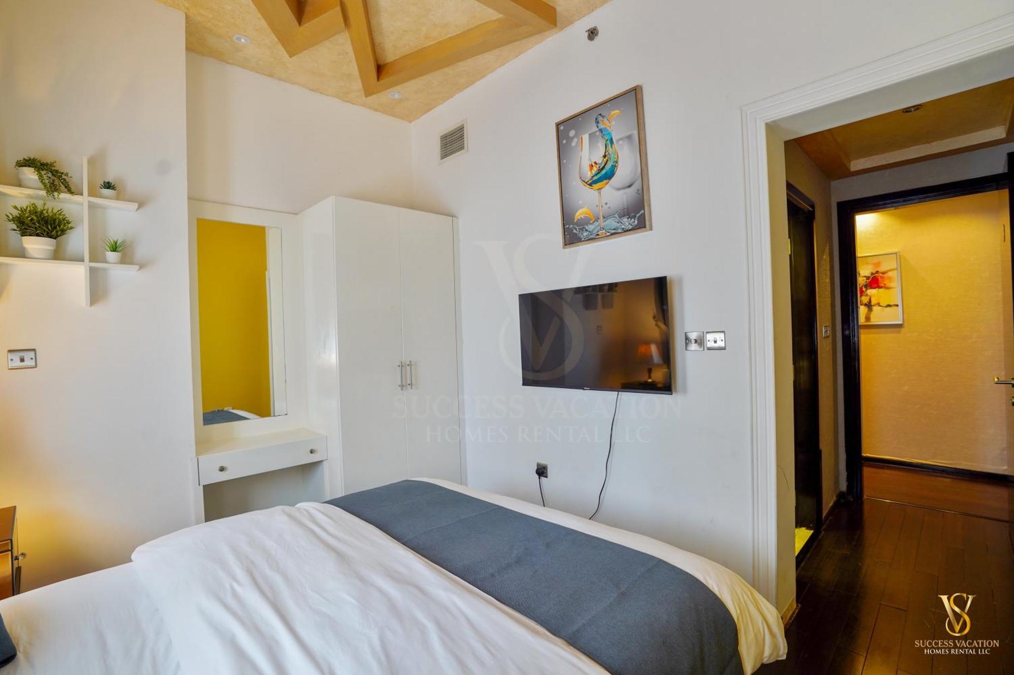 Success Luxury Apartment: Beachside Living With Daily Housekeeping Apartment *