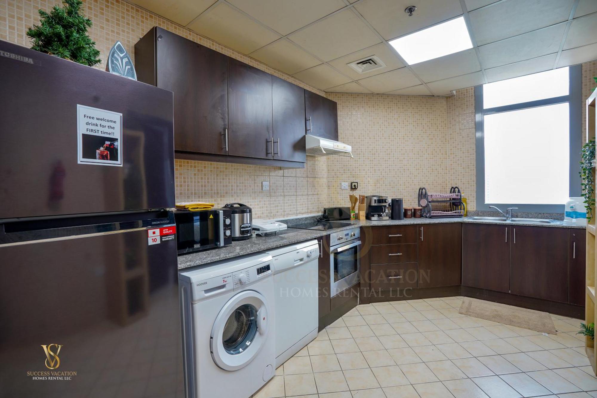 Success Luxury Apartment: Beachside Living With Daily Housekeeping