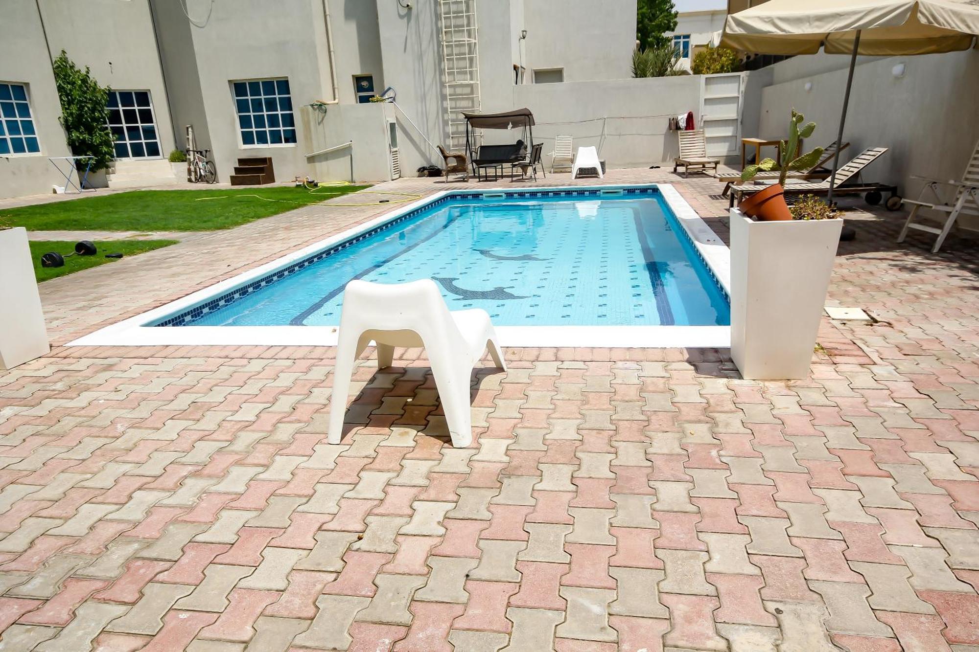 Homestay Relaxing Private In Compound Housing Near Burj Alarab 124