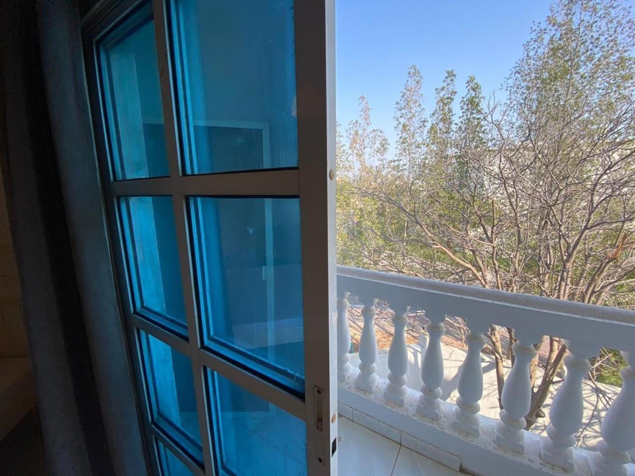 Relaxing Private In Compound Housing Near Burj Alarab 124 *