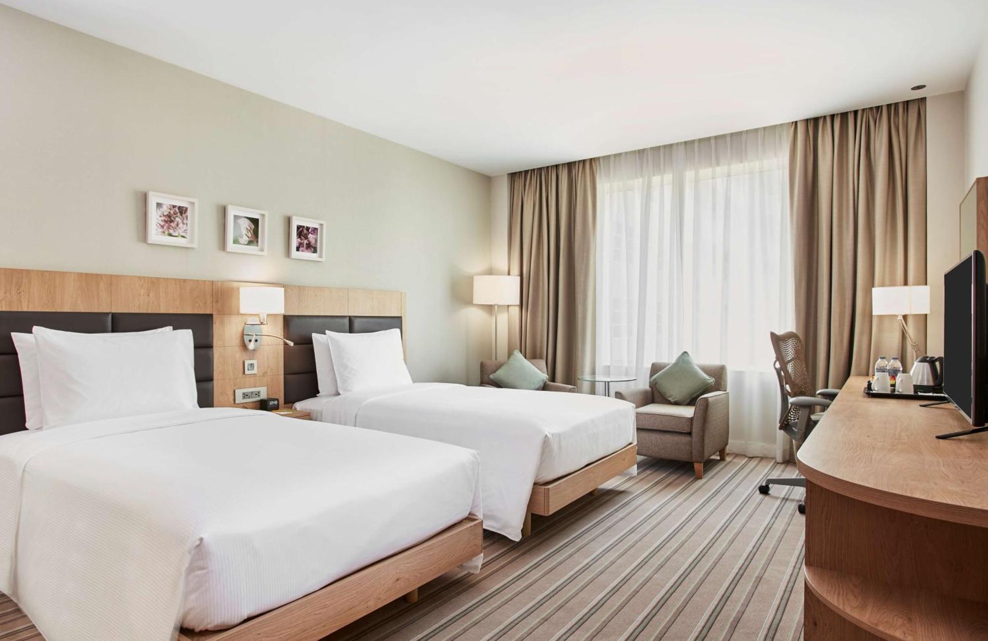 Hotel Hilton Garden Dubai, Mall Avenue