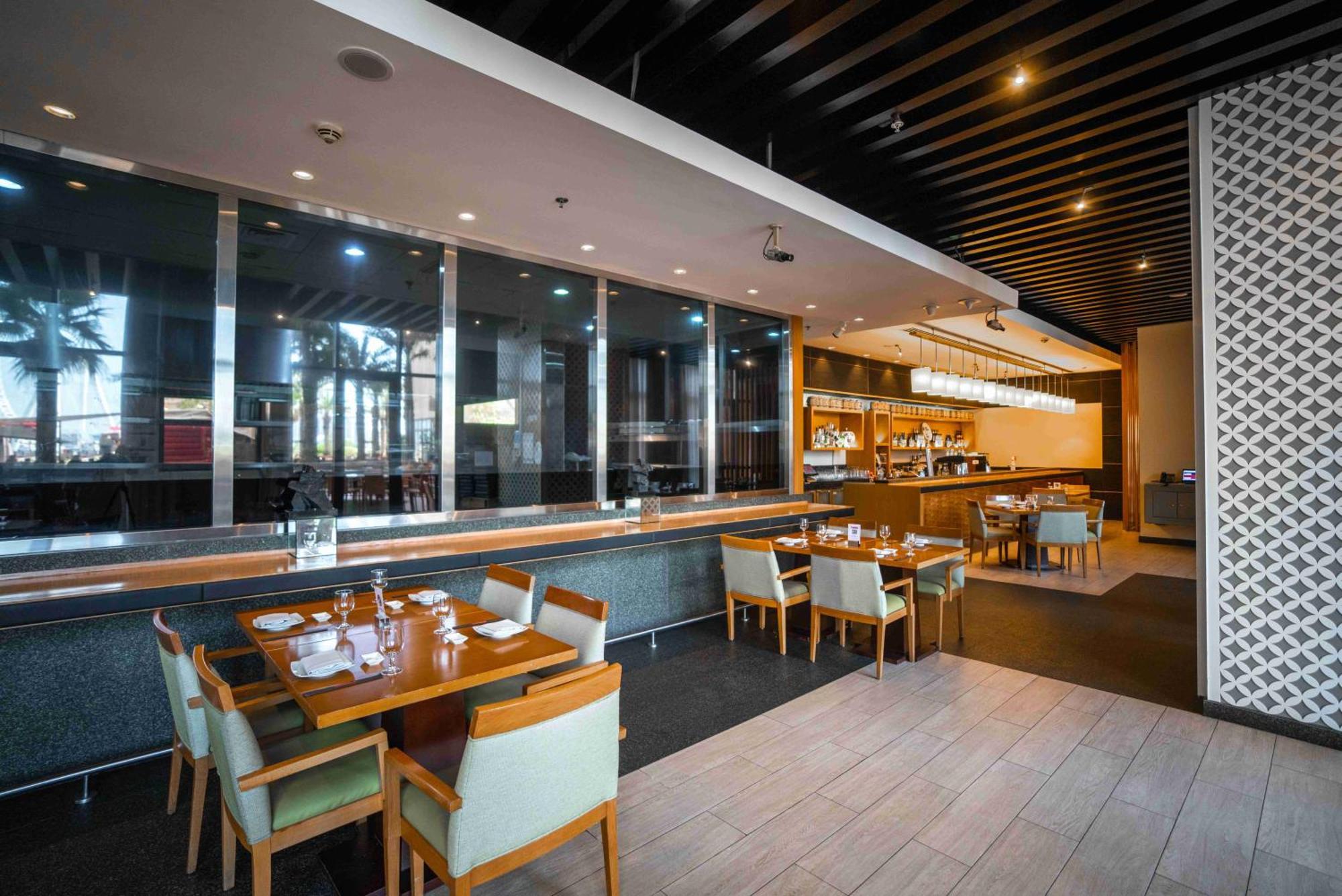 Amwaj Rotana, Jumeirah -
