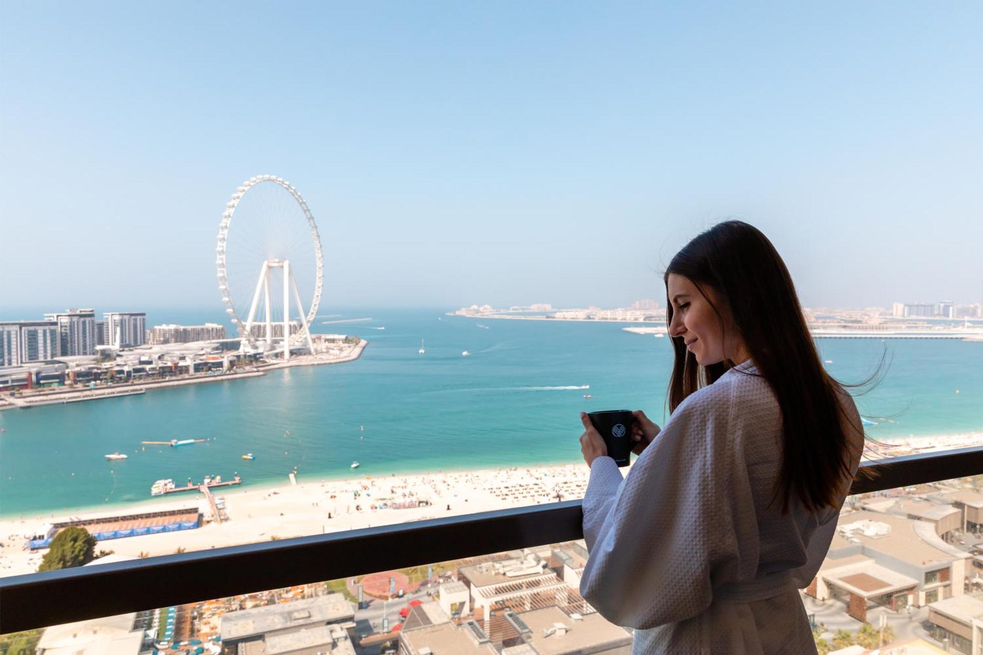 Amwaj Rotana, Jumeirah -