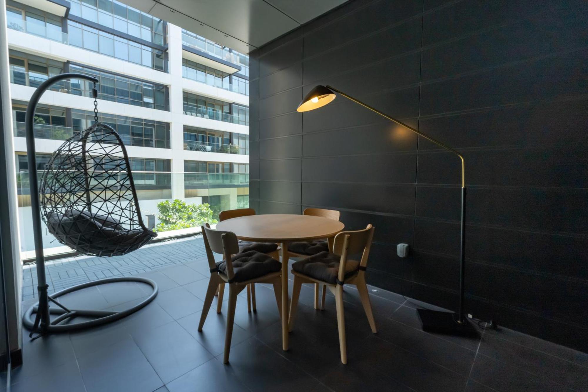Fam Living - Walk - Urban Staycations Apartment Dubai