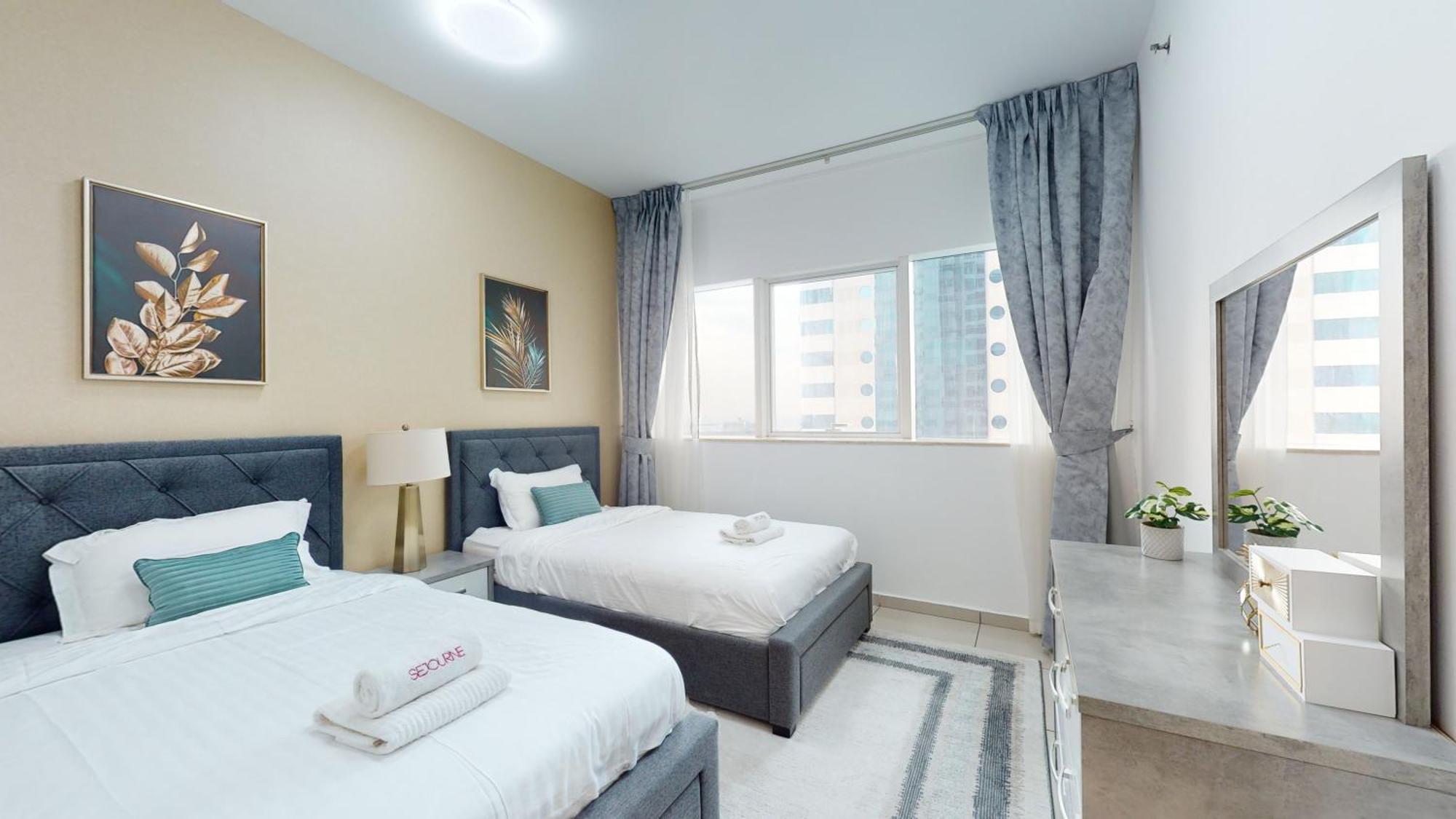 Mp12 - Luxurious 2br In Marina Pinnacle Tower Apartment
