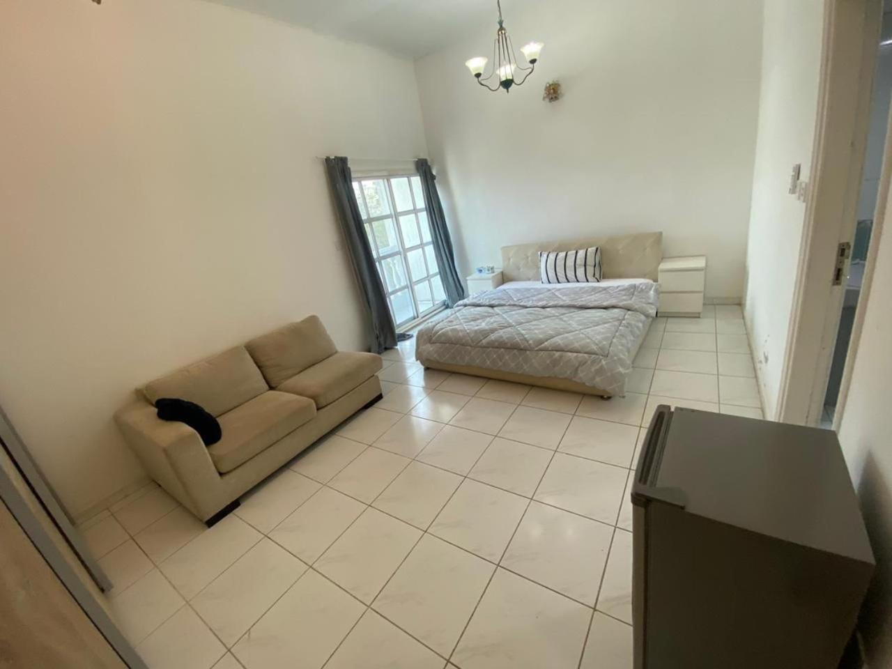 Homestay Relaxing Private In Compound Housing Near Burj Alarab 124 Dubai