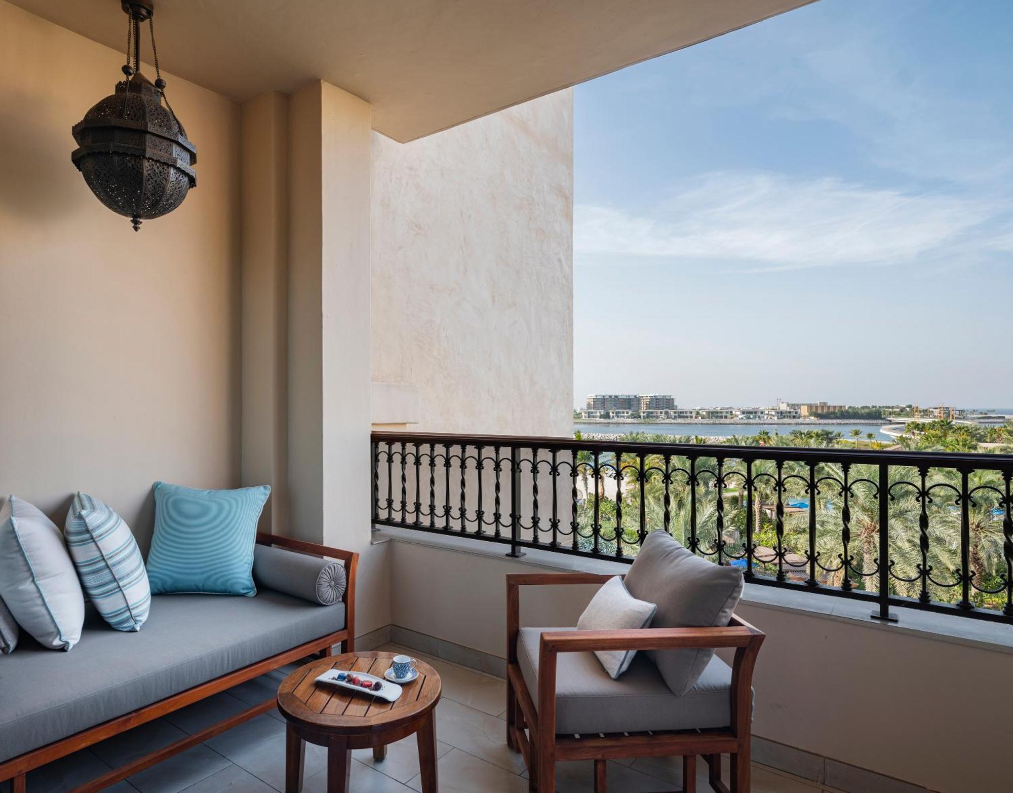Four Seasons At Jumeirah Dubai