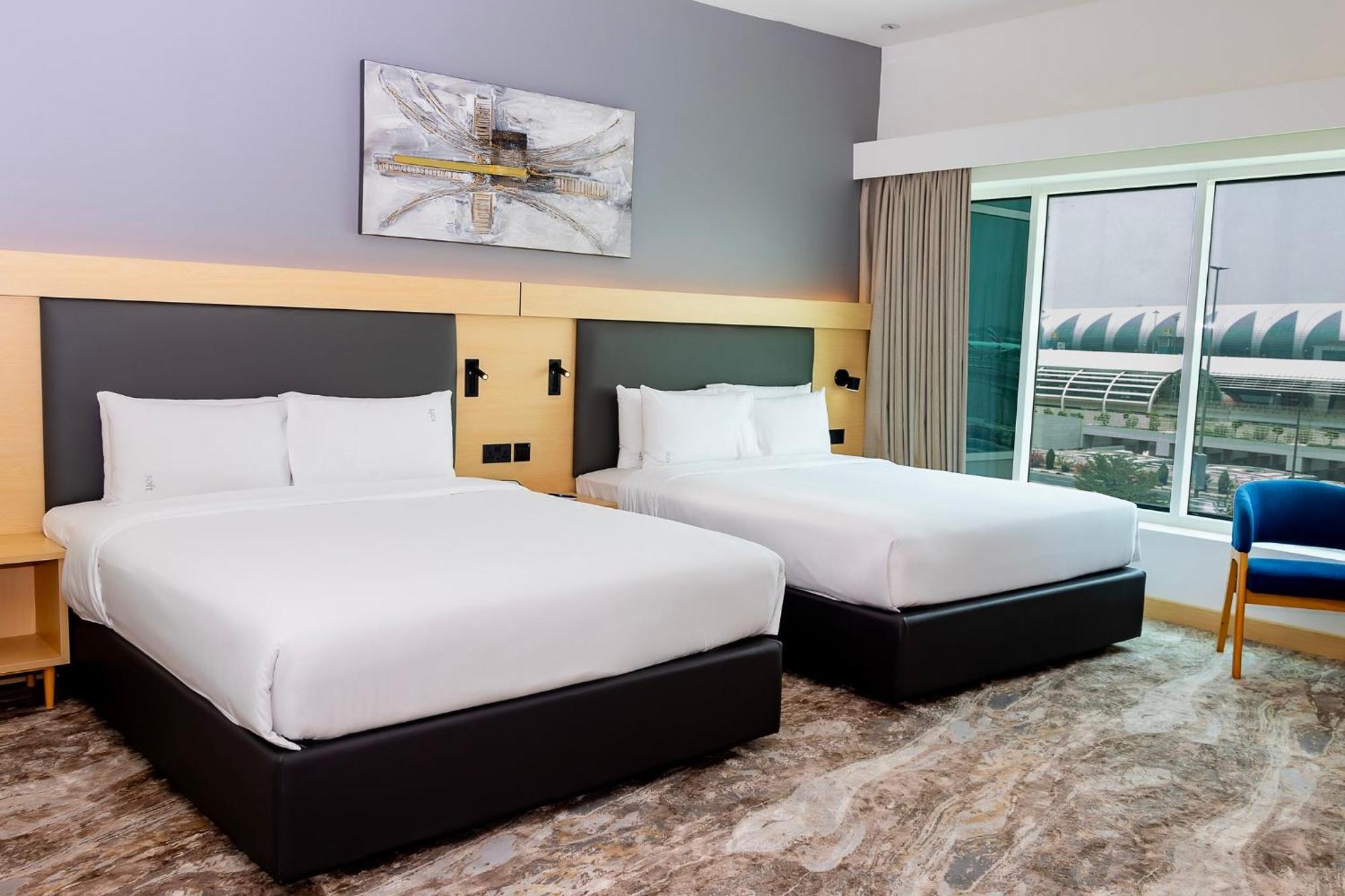 Hotel Express Airport By Ihg 3*