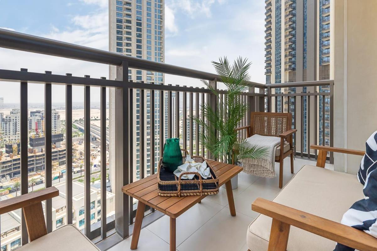 Frank Porter - Creekside 18 Apartment Dubai
